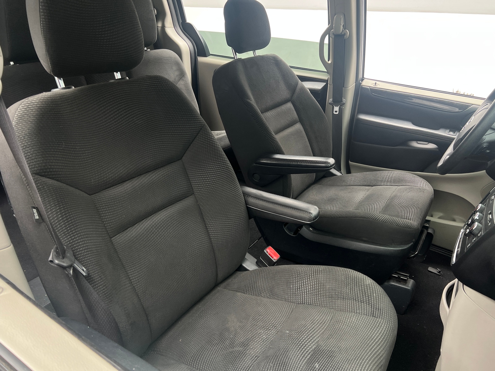 Thumbnail: 2020 Dodge Grand Caravan - 2