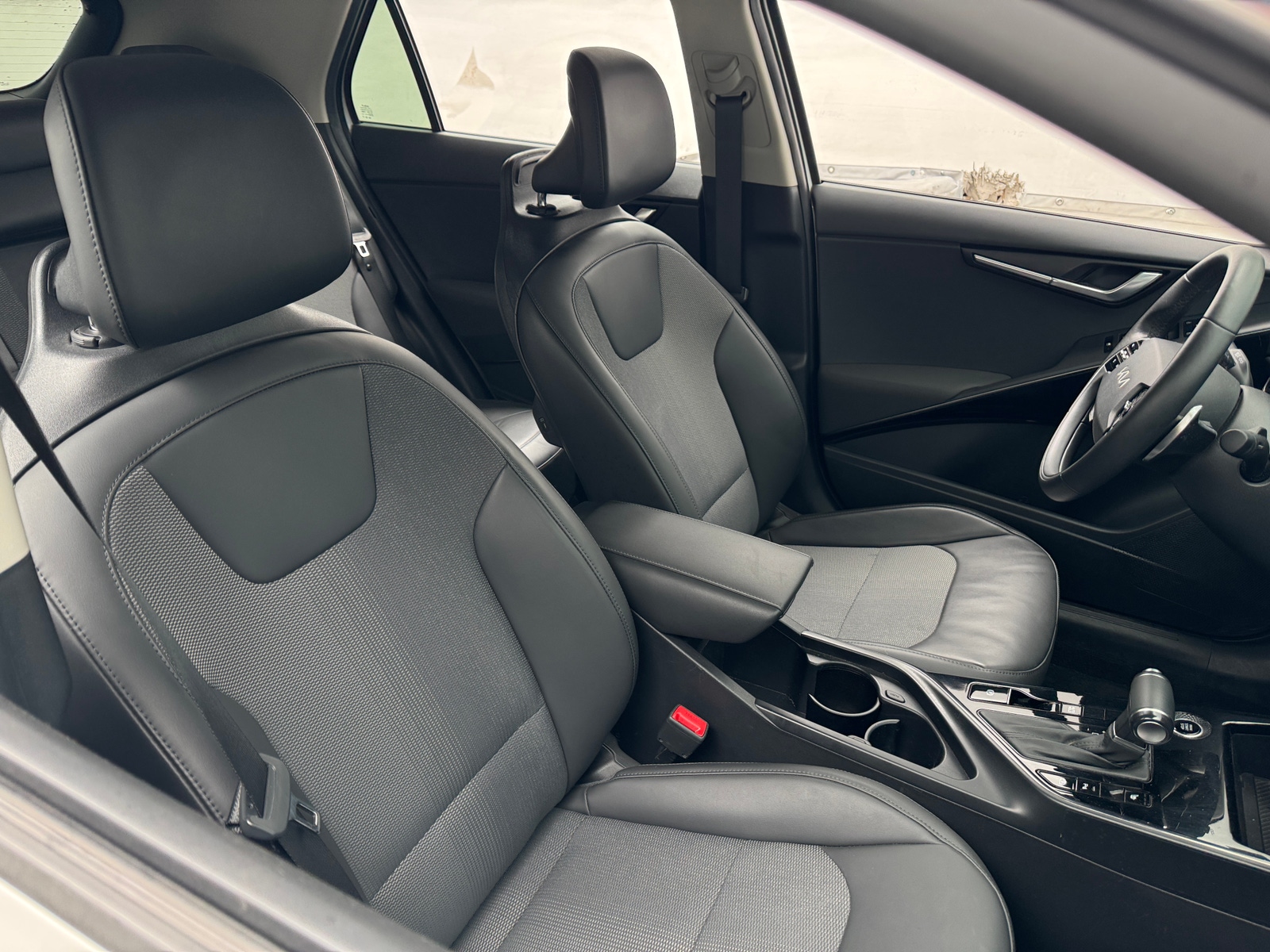 Thumbnail: 2023 Kia Niro - 2