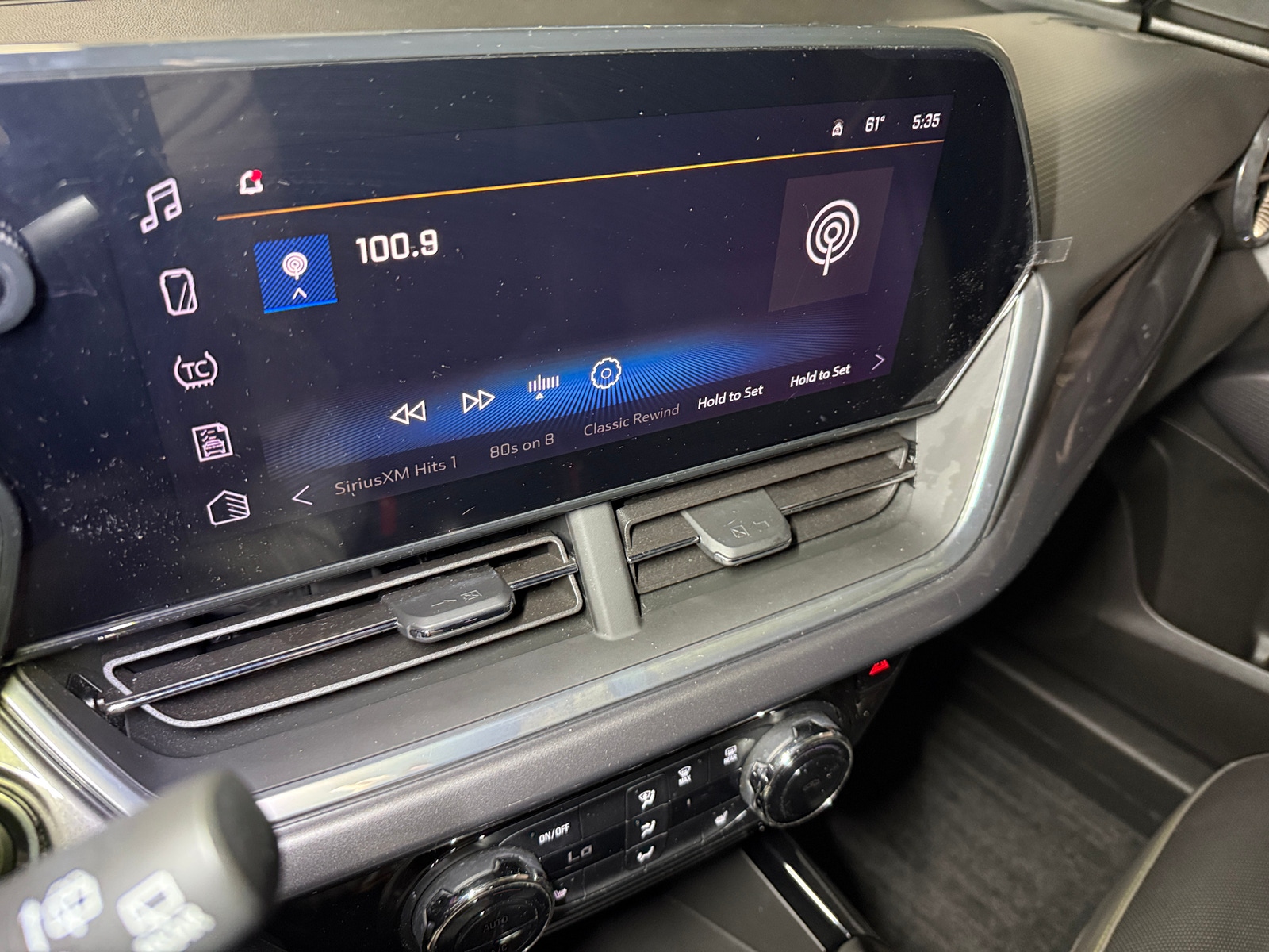 Thumbnail: 2024 Chevrolet Trax - 3