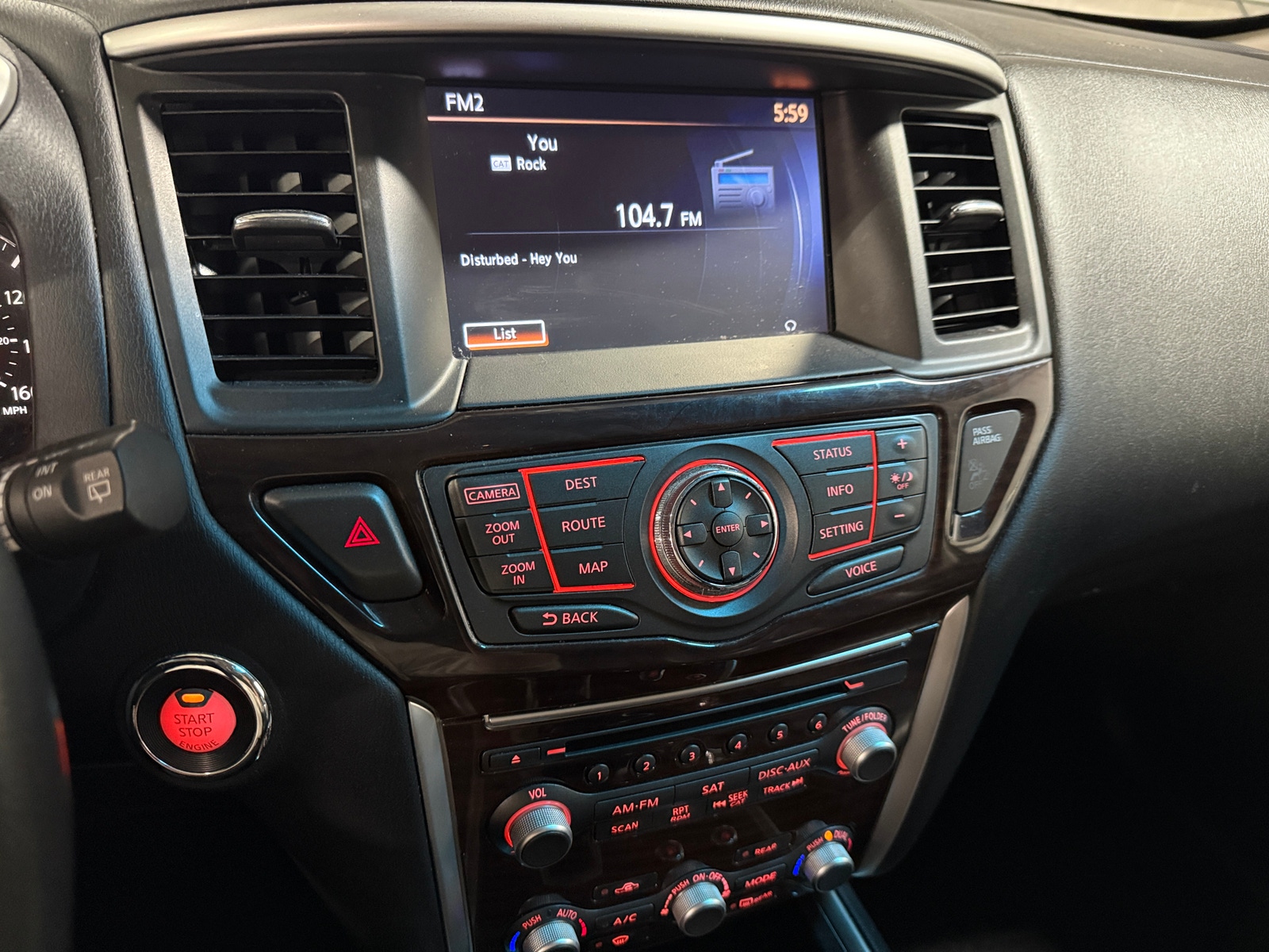 Thumbnail: 2016 Nissan Pathfinder - 3