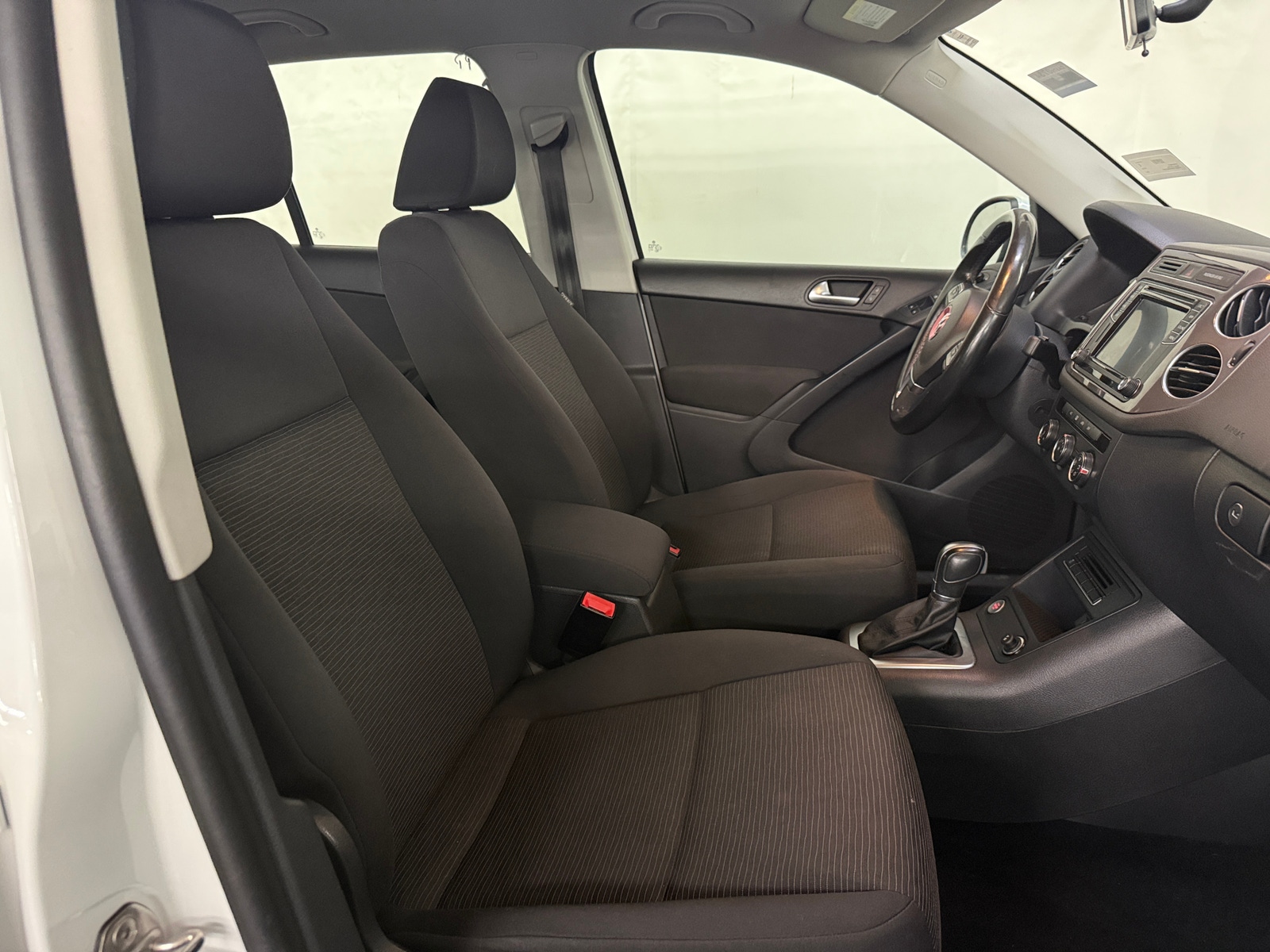 Thumbnail: 2017 Volkswagen Tiguan - 2