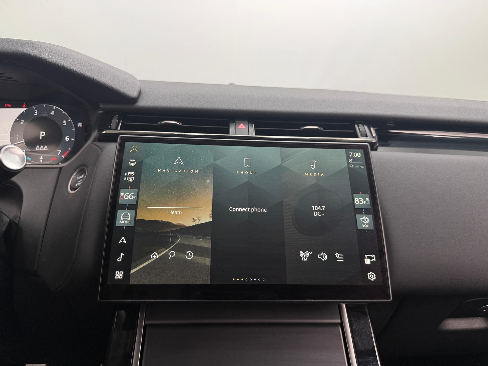 Thumbnail: 2024 Land Rover Range Rover Velar - 3