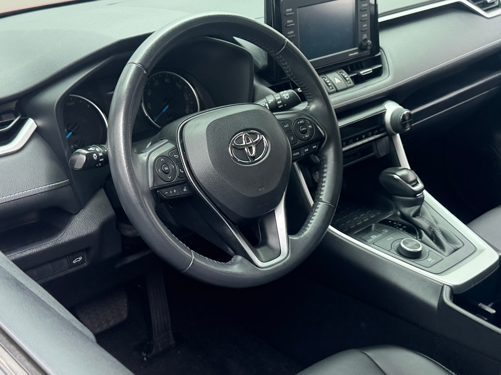 Thumbnail: 2022 Toyota RAV4 - 4