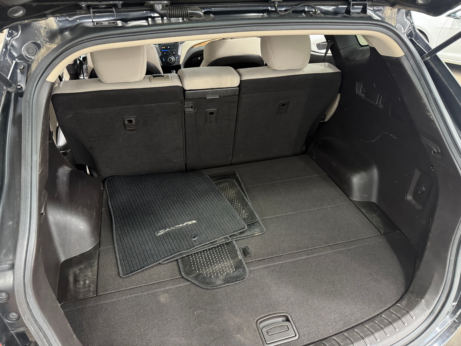 Thumbnail: 2016 Hyundai Santa Fe - 7