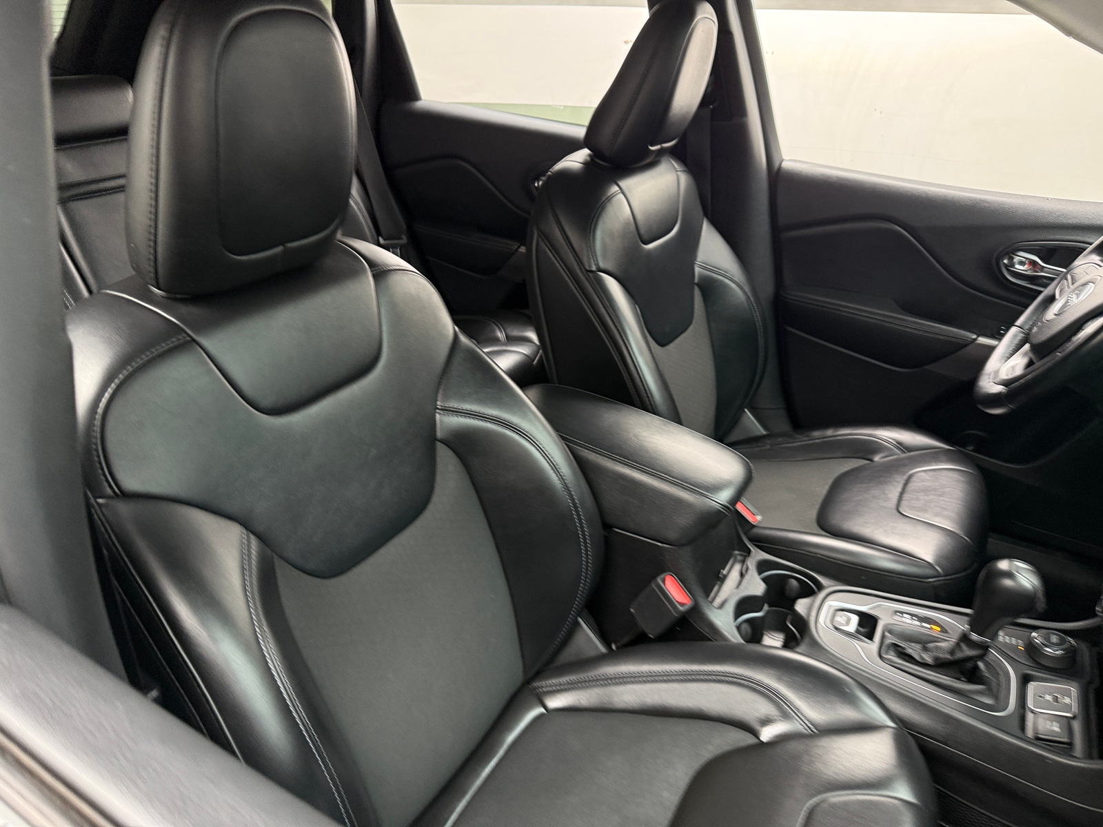 Thumbnail: 2019 Jeep Cherokee - 2