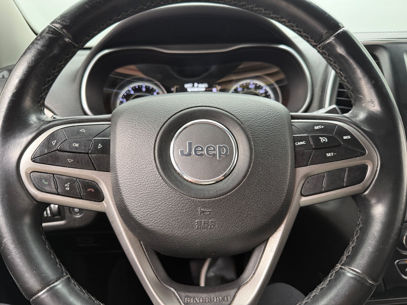 Thumbnail: 2019 Jeep Cherokee - 5
