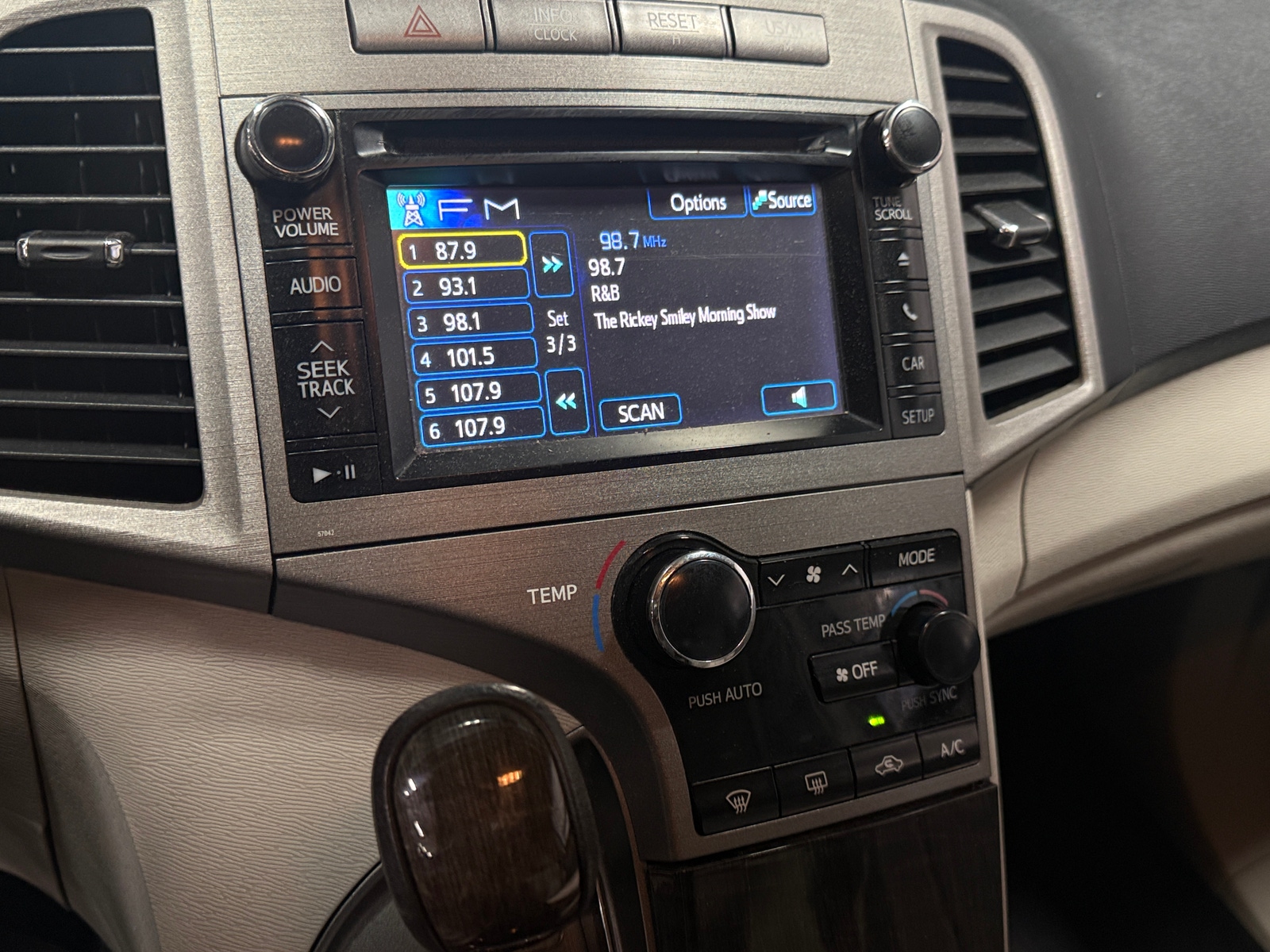 Thumbnail: 2014 Toyota Venza - 4
