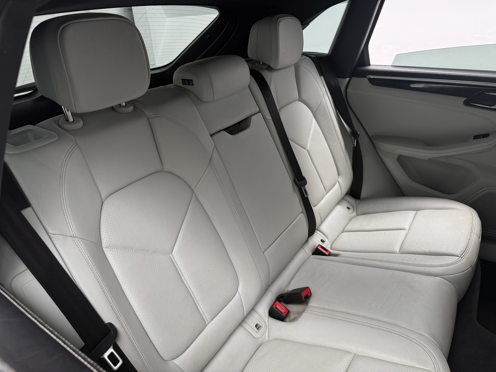 Thumbnail: 2022 Porsche Macan - 5