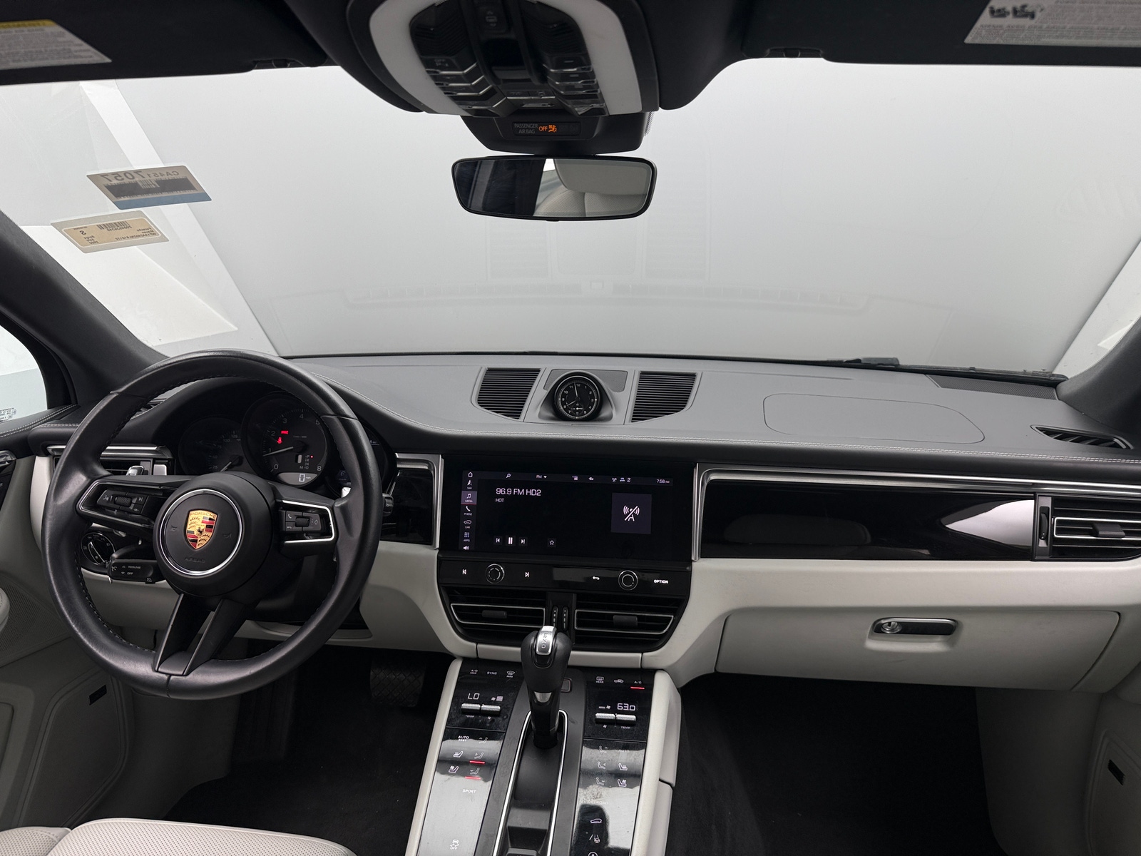 Thumbnail: 2022 Porsche Macan - 2