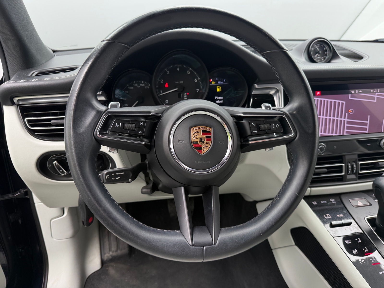 Thumbnail: 2022 Porsche Macan - 4