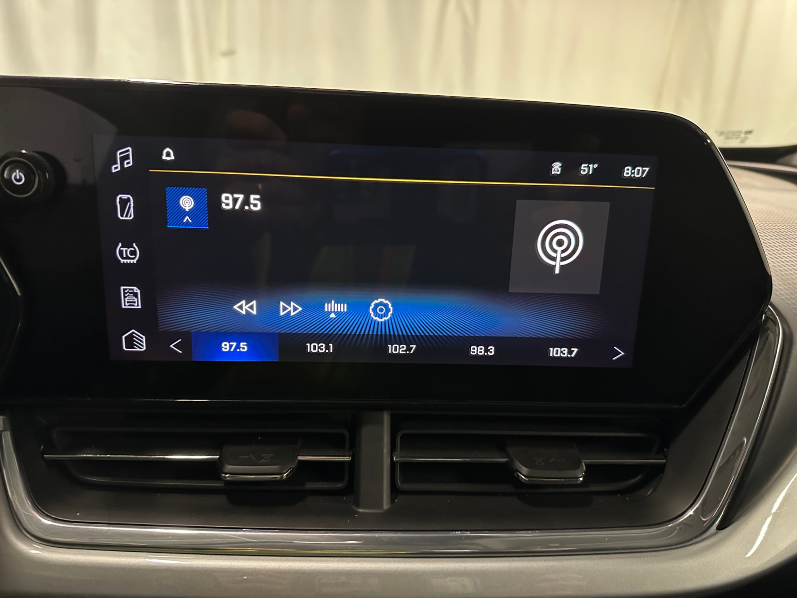 Thumbnail: 2025 Chevrolet Trax - 4