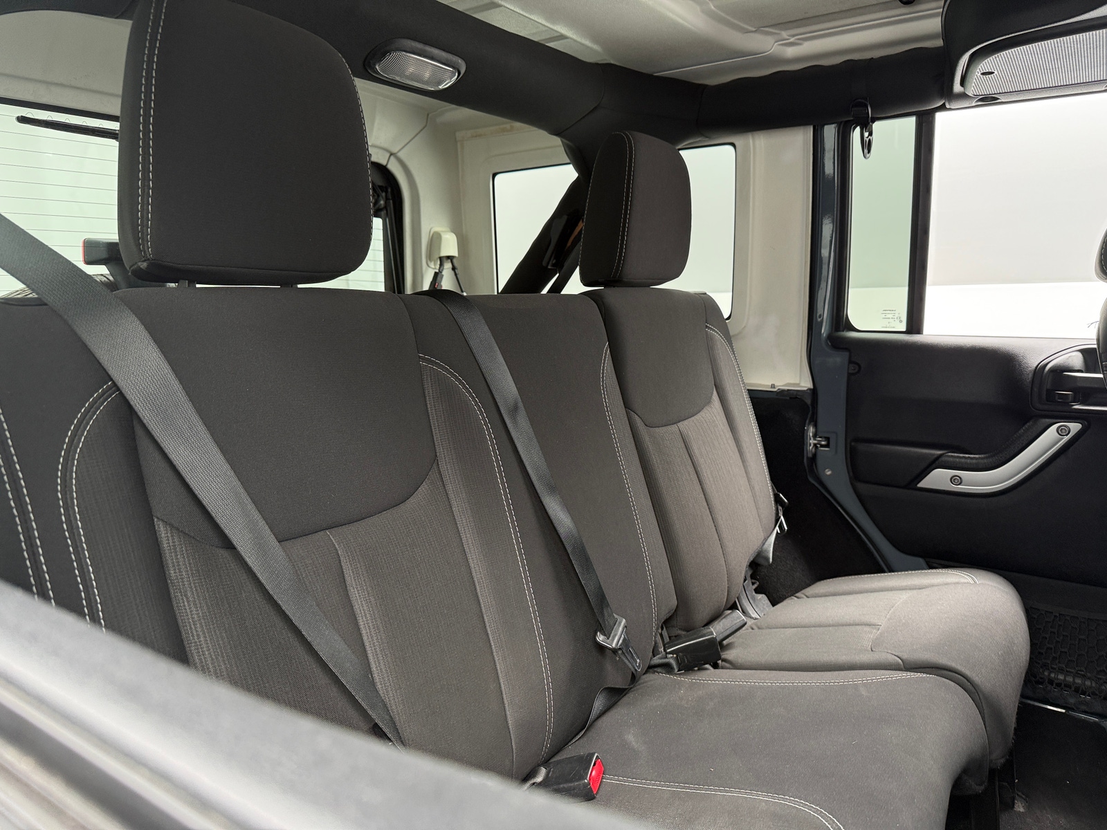 Thumbnail: 2015 Jeep Wrangler - 6