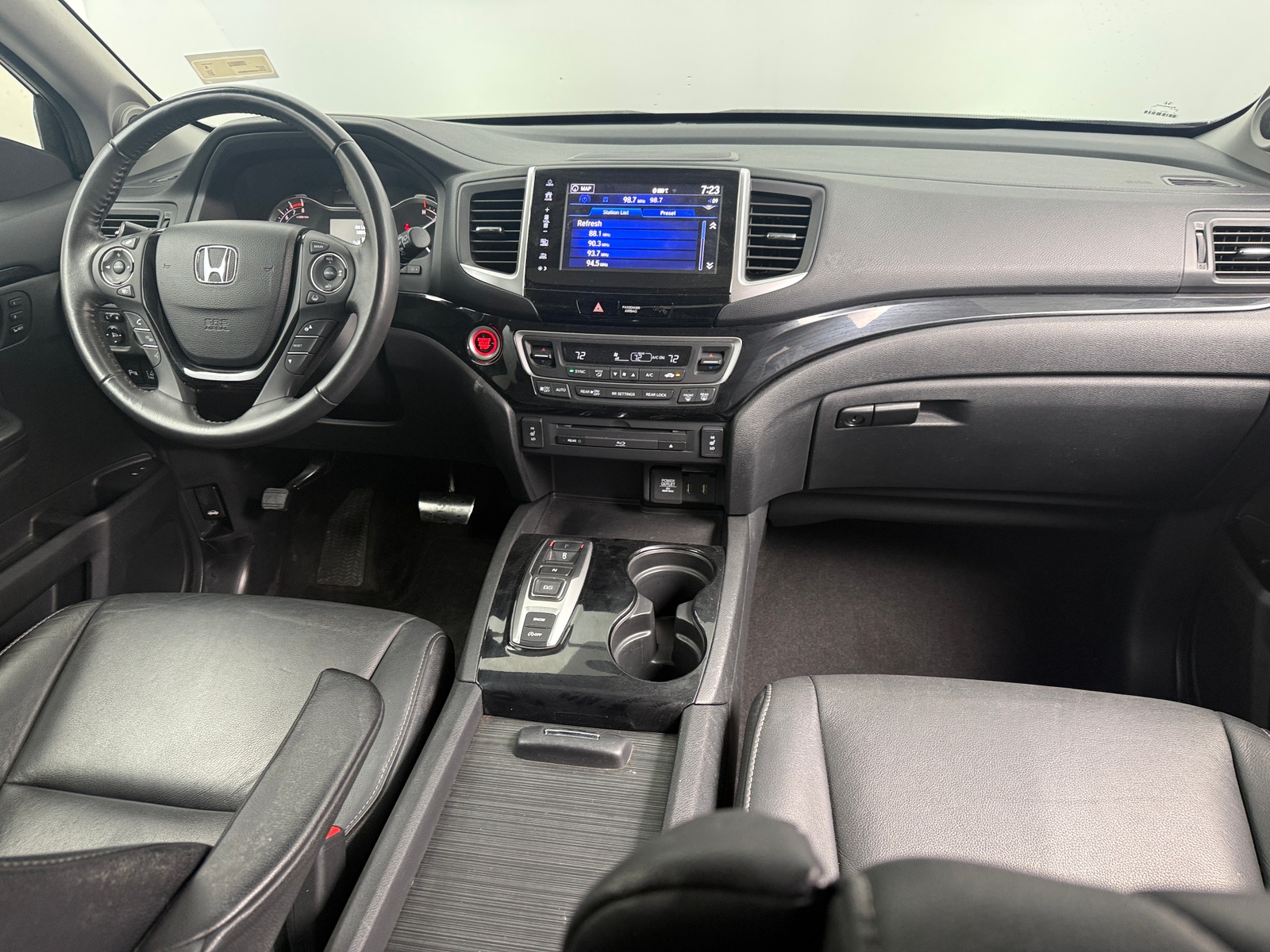 Thumbnail: 2017 Honda Pilot - 2