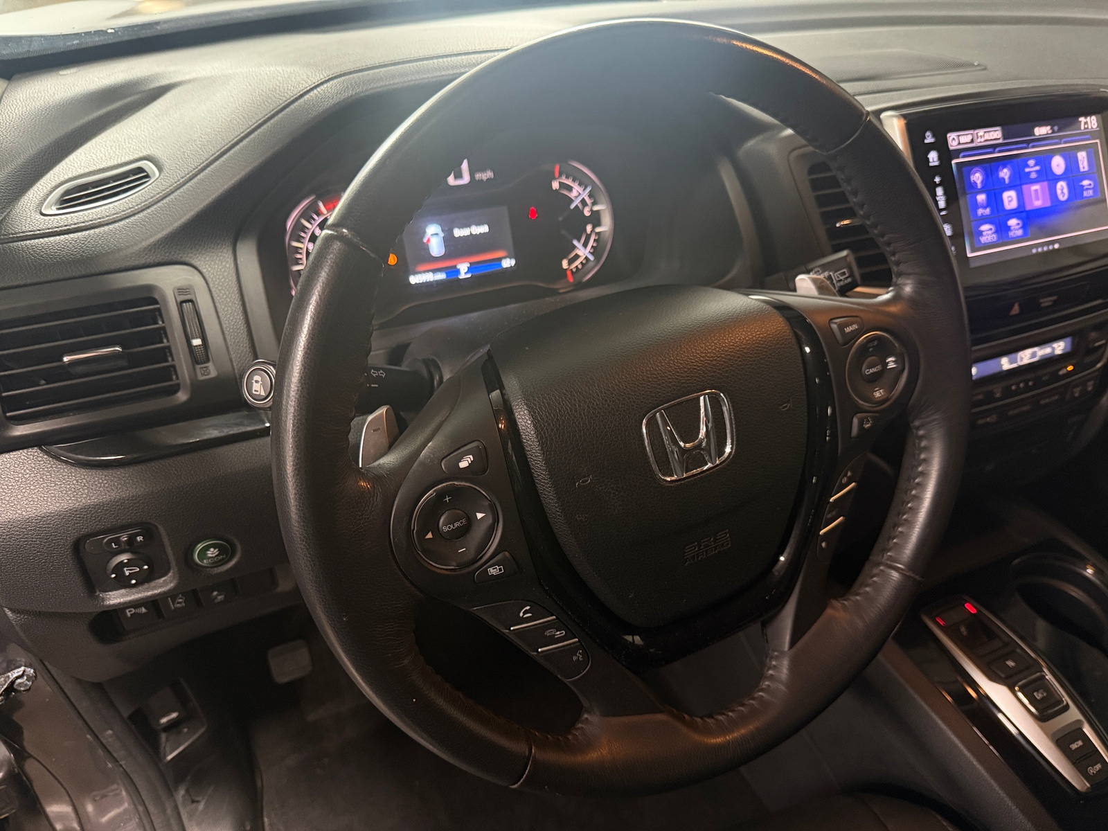 Thumbnail: 2017 Honda Pilot - 4