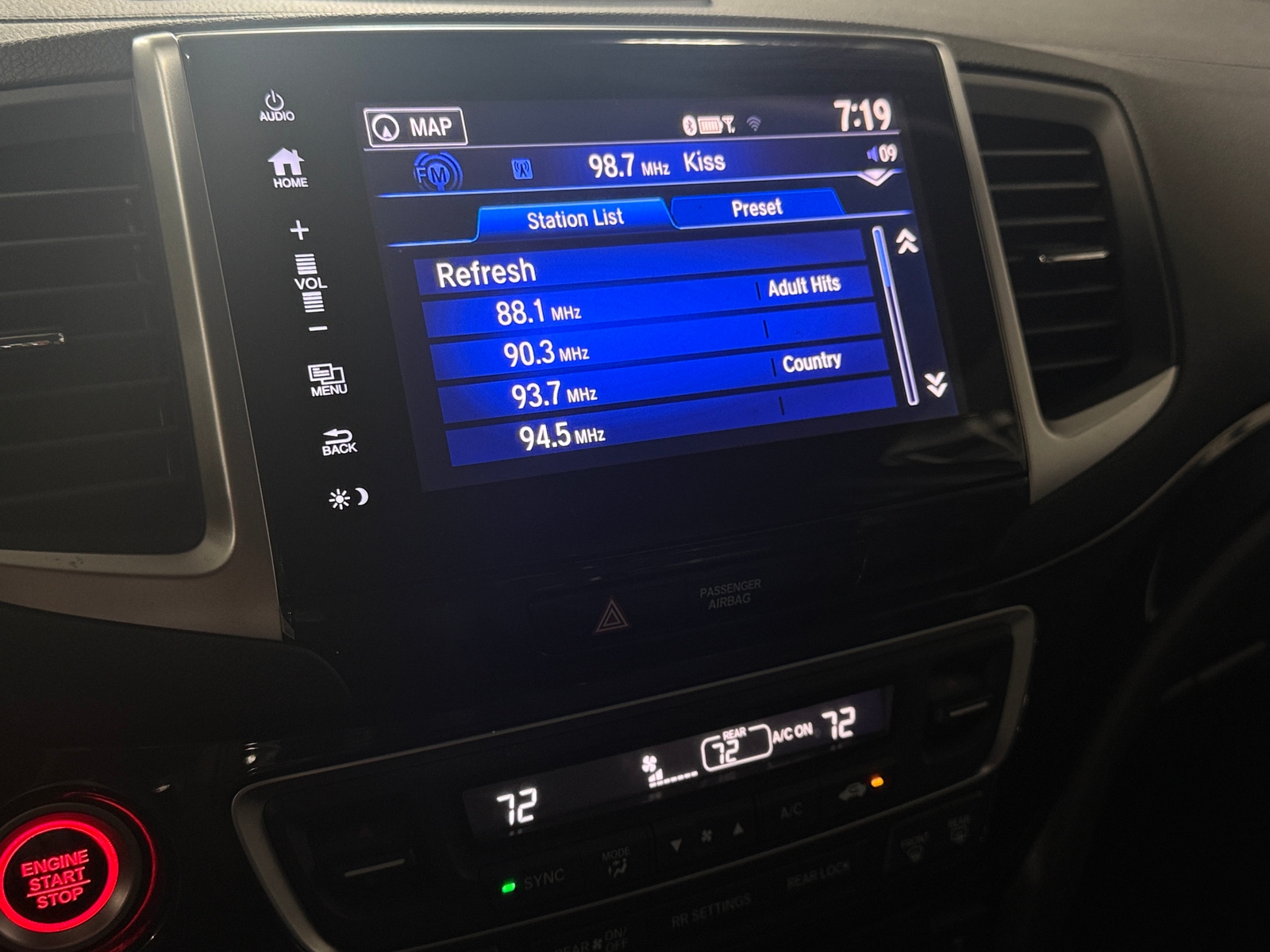Thumbnail: 2017 Honda Pilot - 3