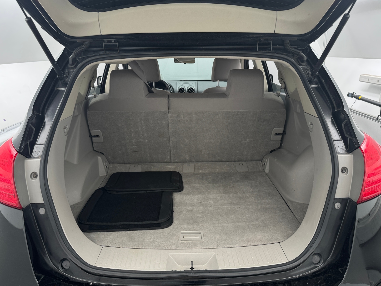 Thumbnail: 2011 Nissan Rogue - 7