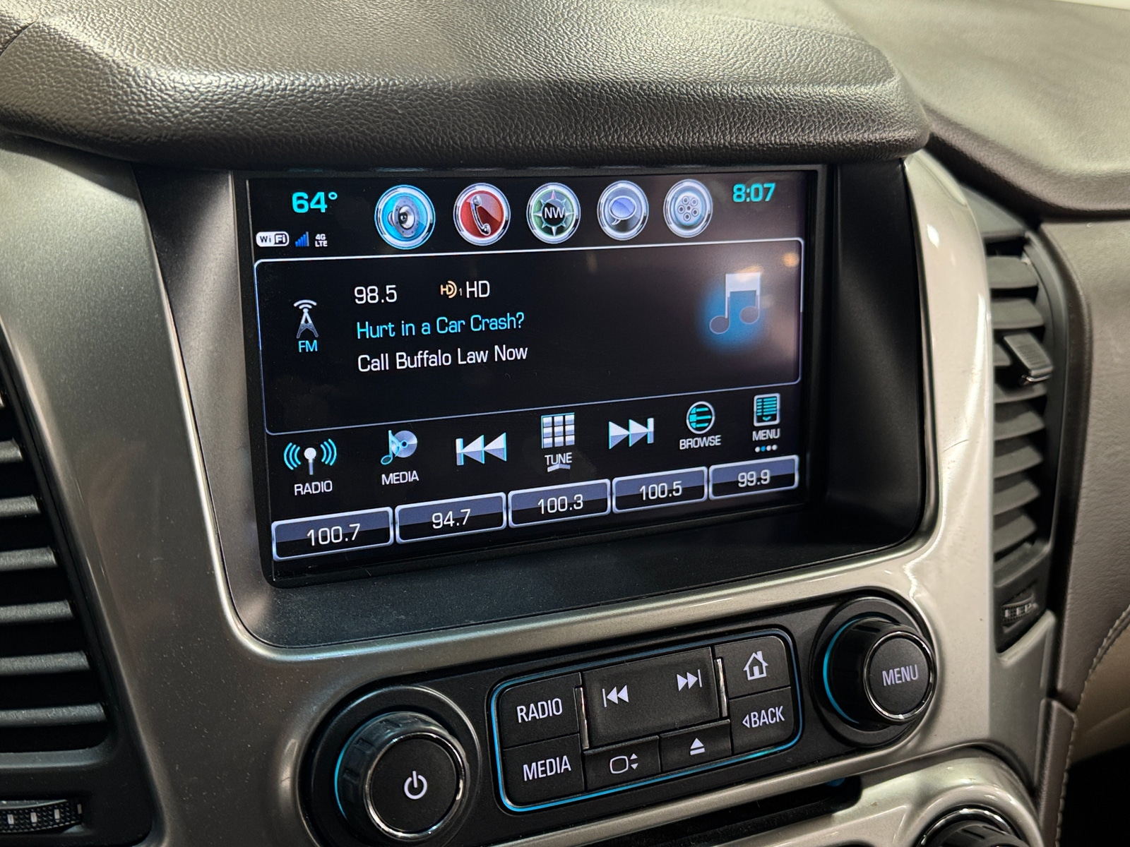 Thumbnail: 2018 Chevrolet Suburban - 3
