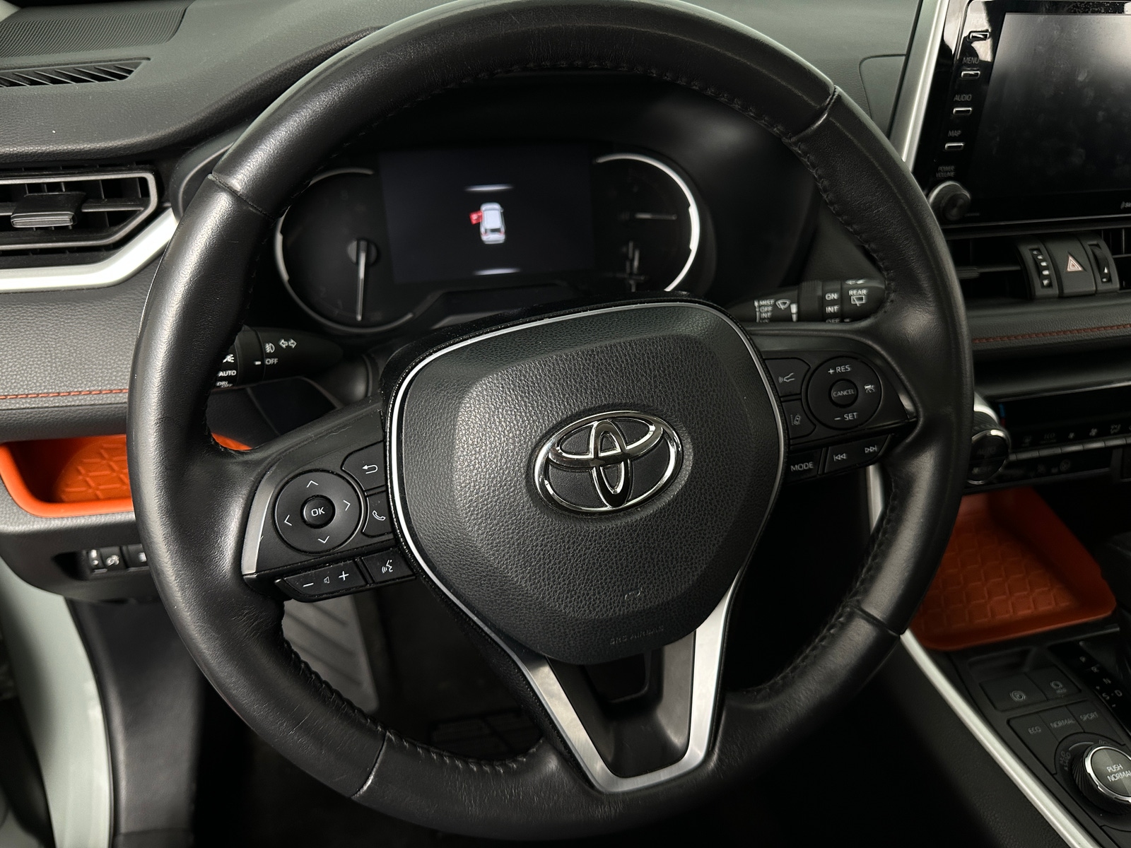 Thumbnail: 2021 Toyota RAV4 - 4