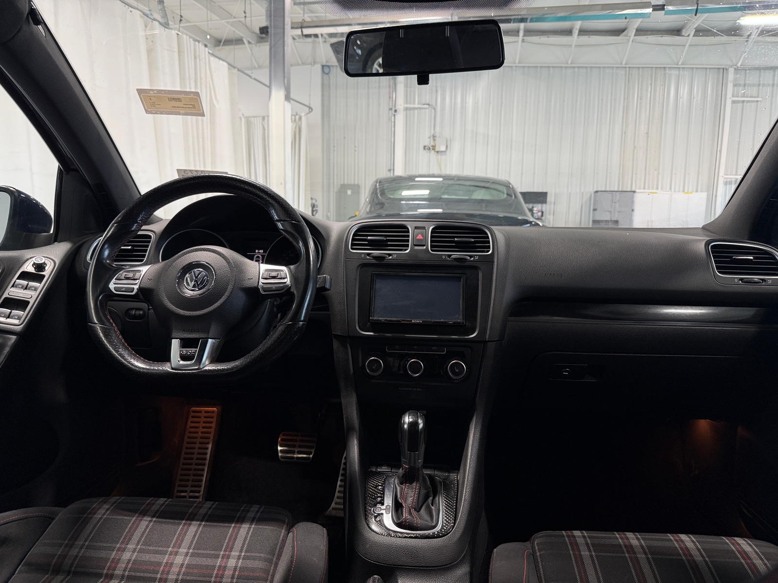 Thumbnail: 2012 Volkswagen Golf - 3