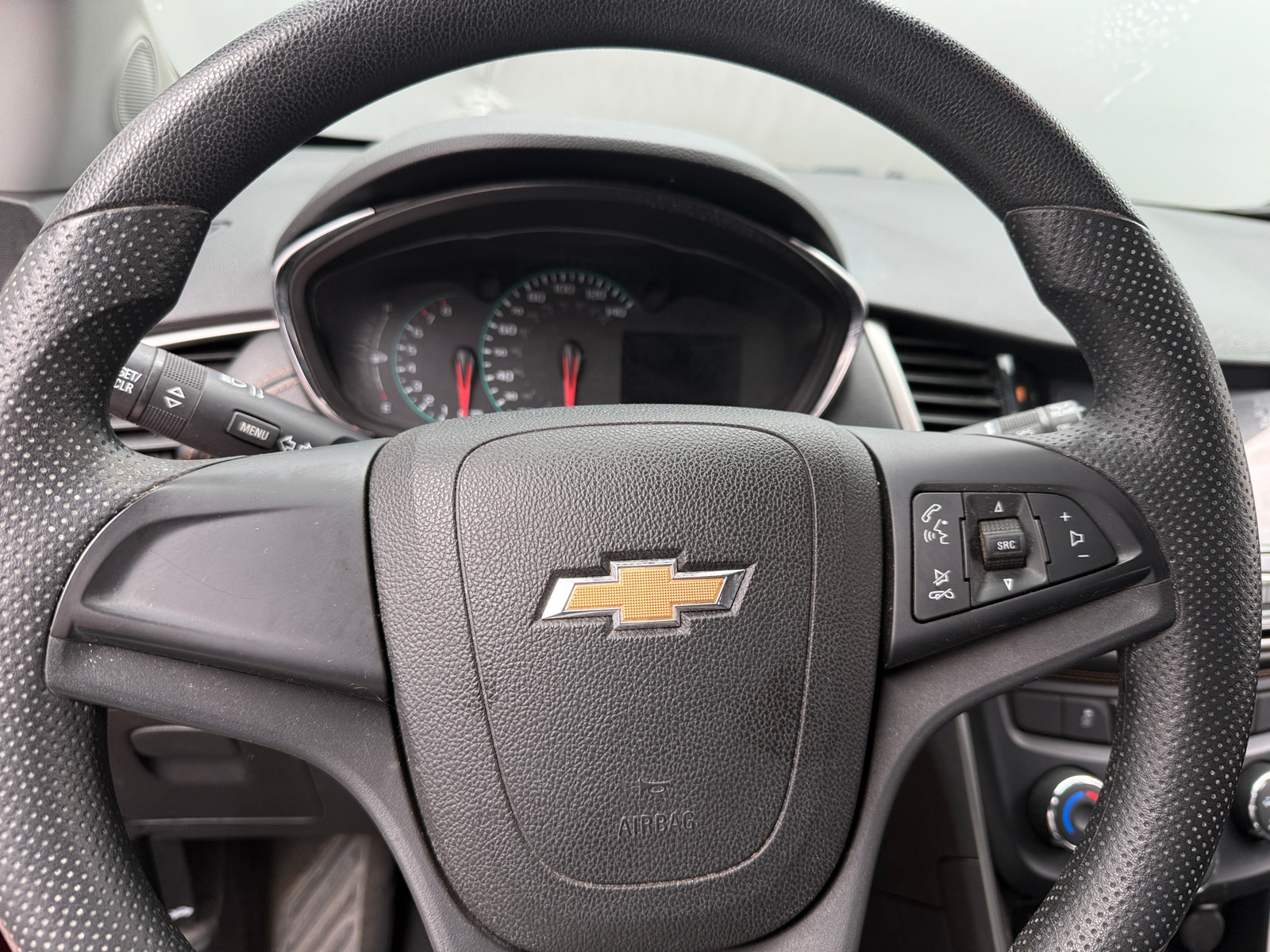 Thumbnail: 2017 Chevrolet Trax - 5