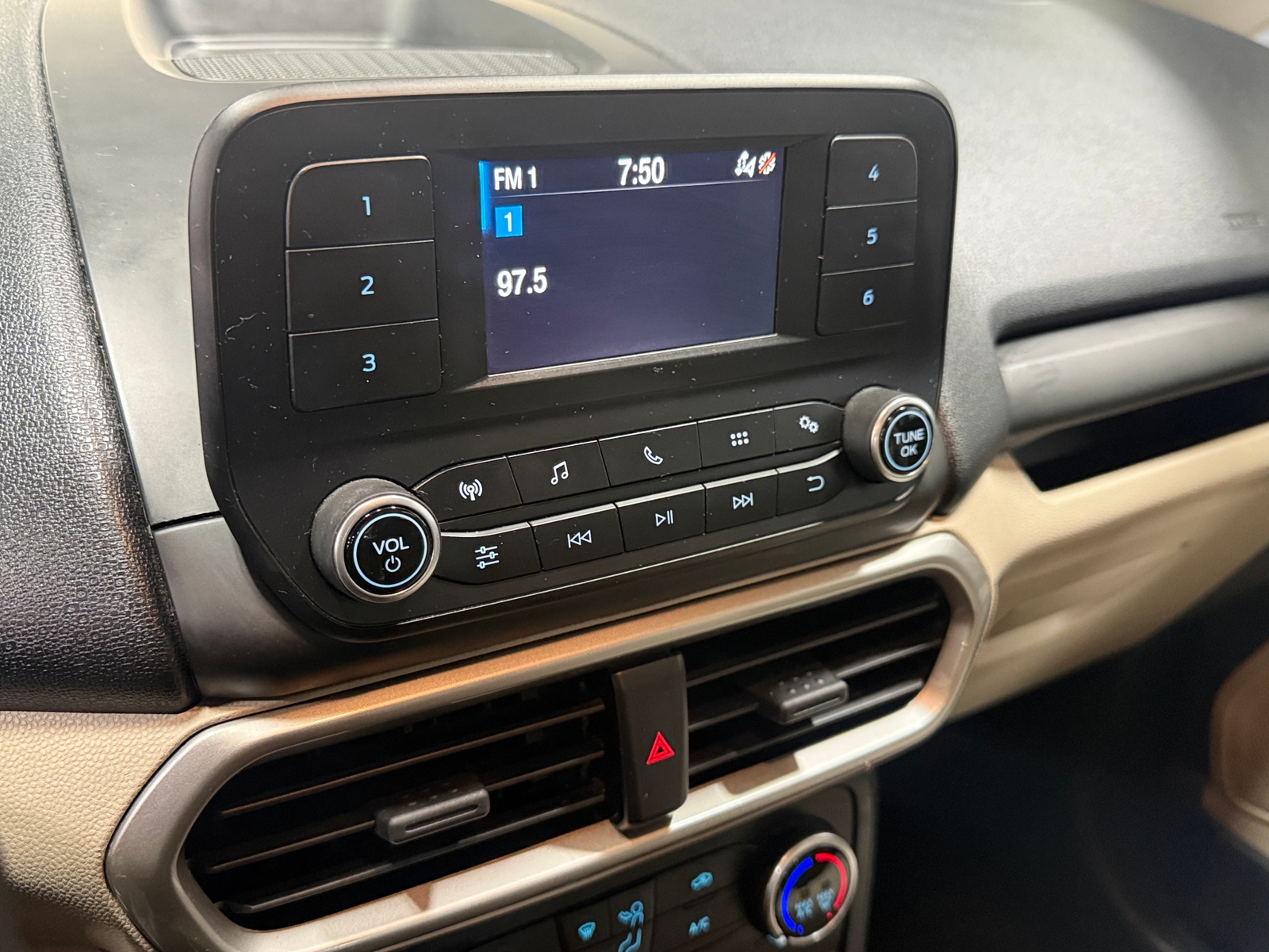 Thumbnail: 2021 Ford EcoSport - 4