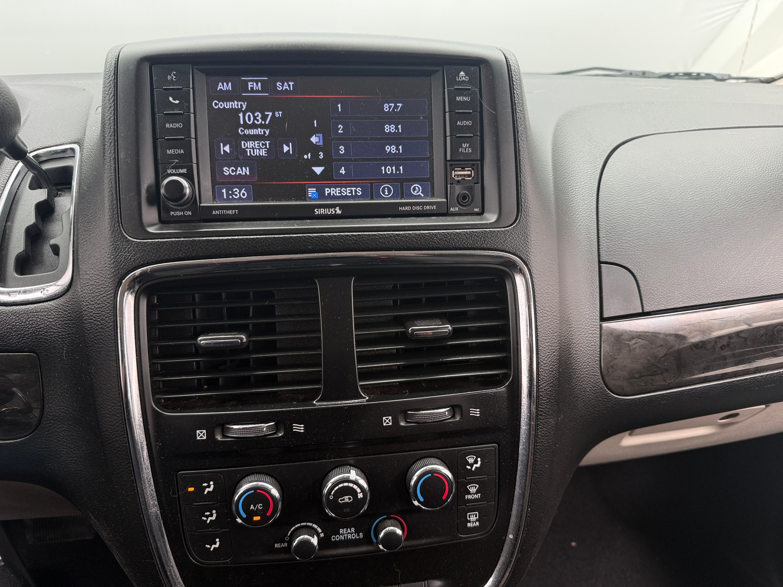 Thumbnail: 2020 Dodge Grand Caravan - 4