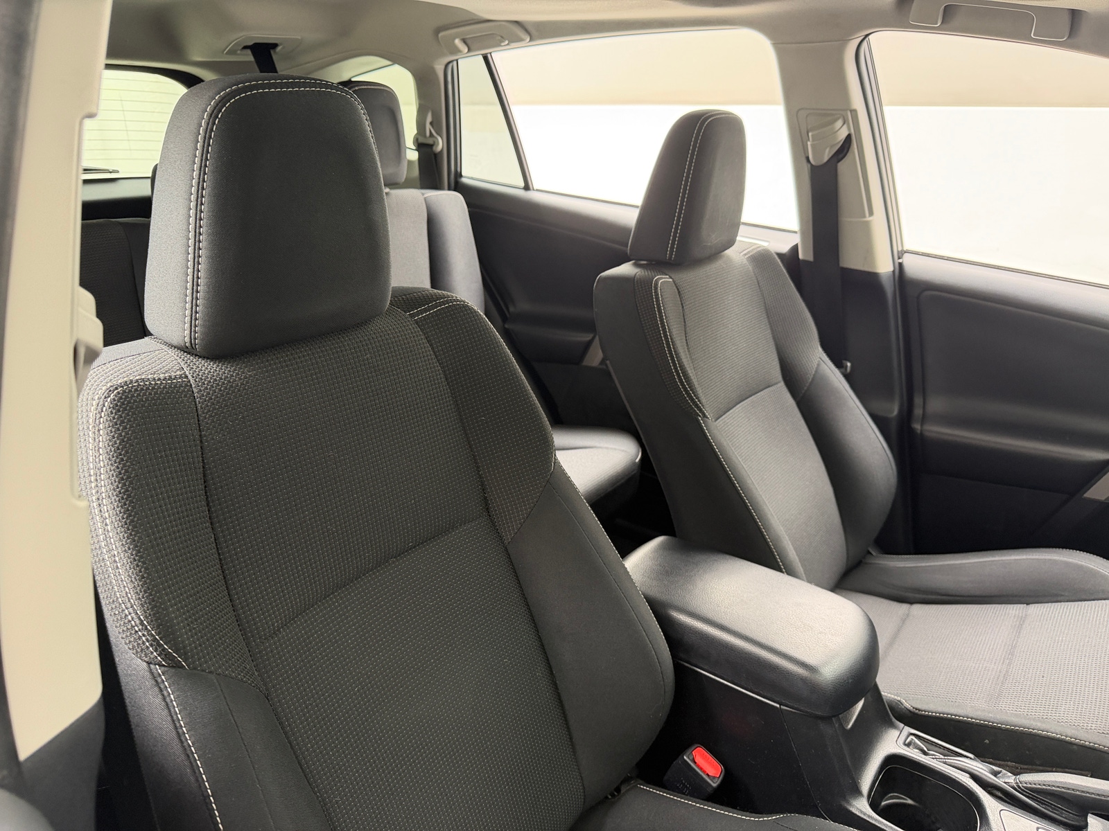 Thumbnail: 2018 Toyota RAV4 - 2