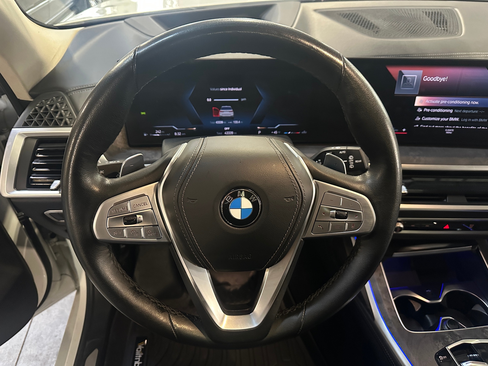 Thumbnail: 2023 BMW X7 - 4