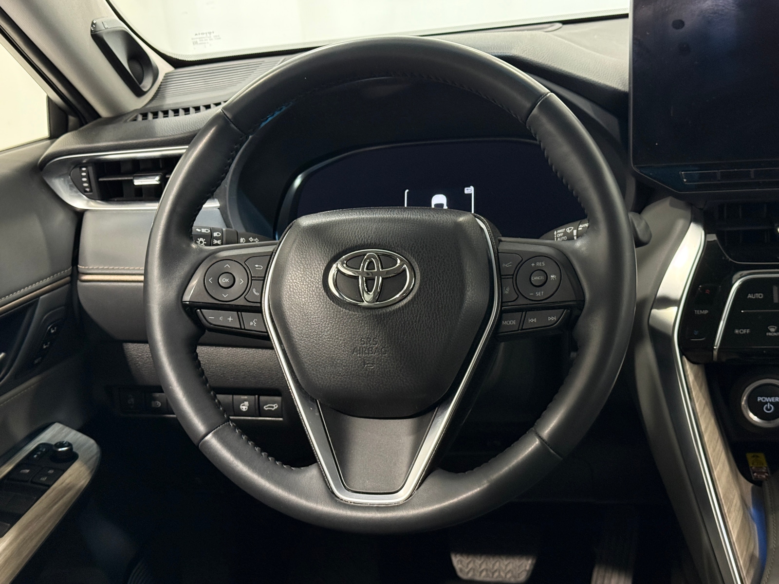 Thumbnail: 2024 Toyota Venza - 4