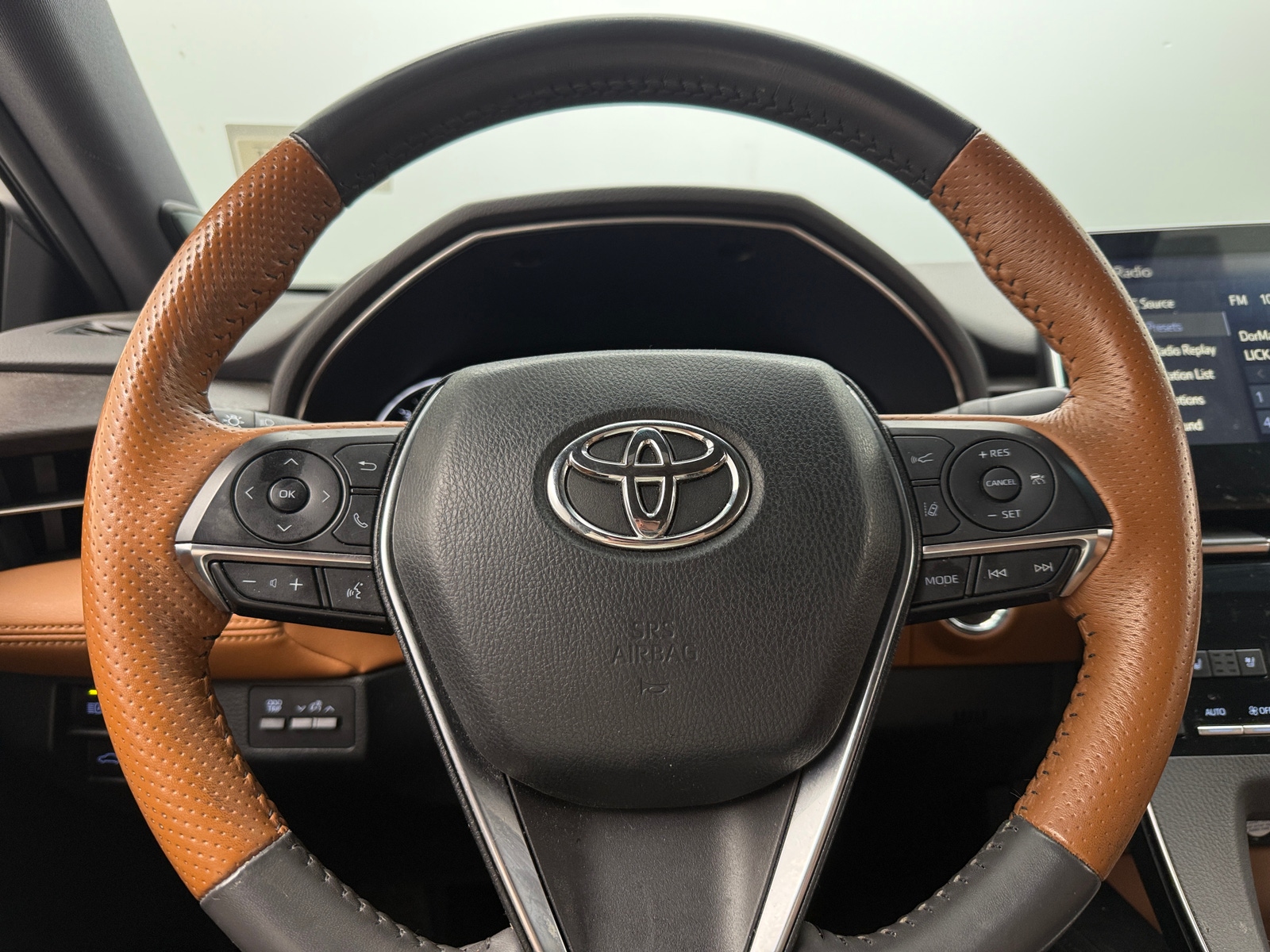 Thumbnail: 2019 Toyota Avalon - 4