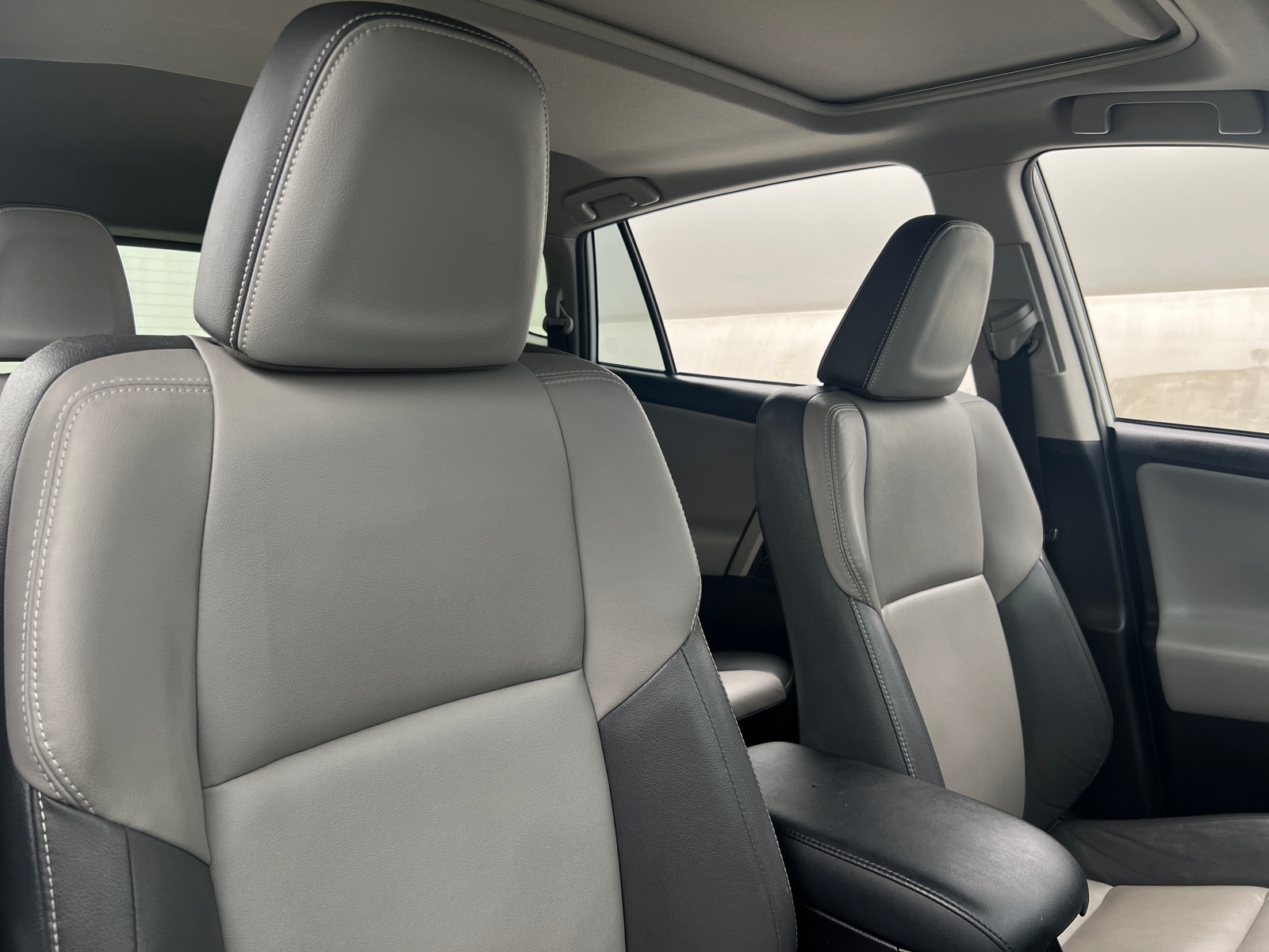 Thumbnail: 2015 Toyota RAV4 - 2