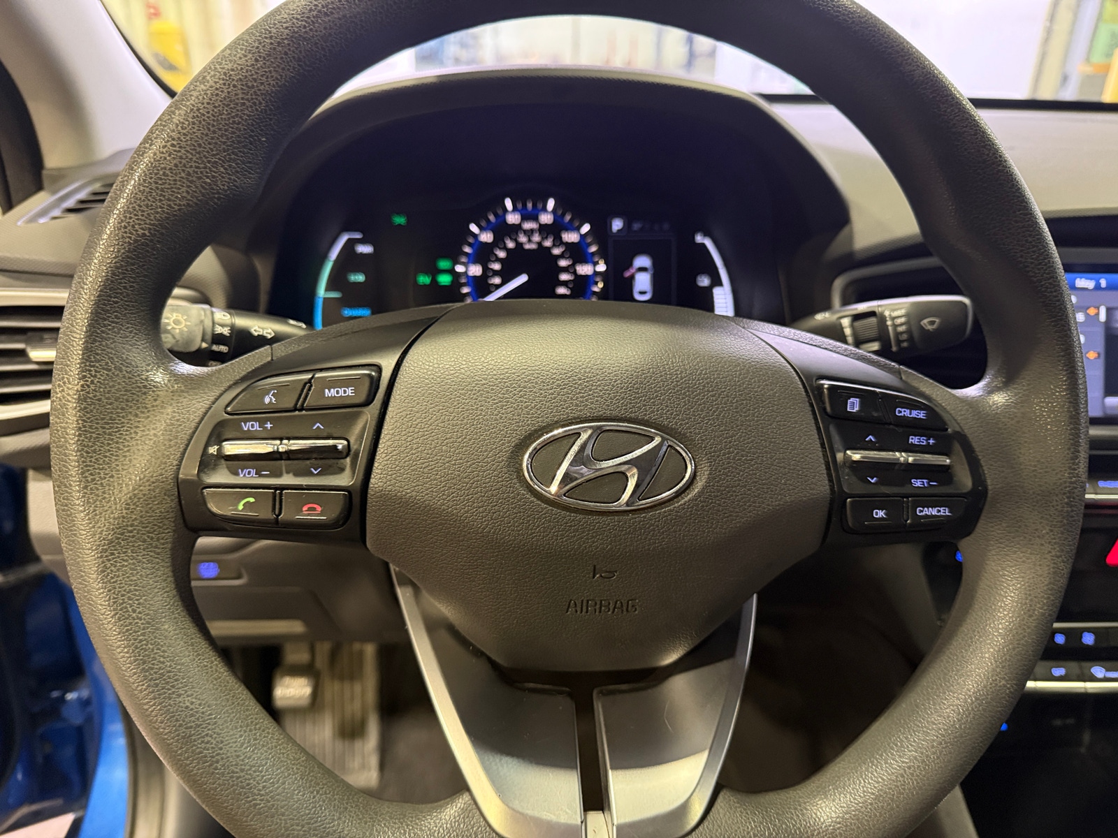 Thumbnail: 2017 Hyundai Ioniq - 5
