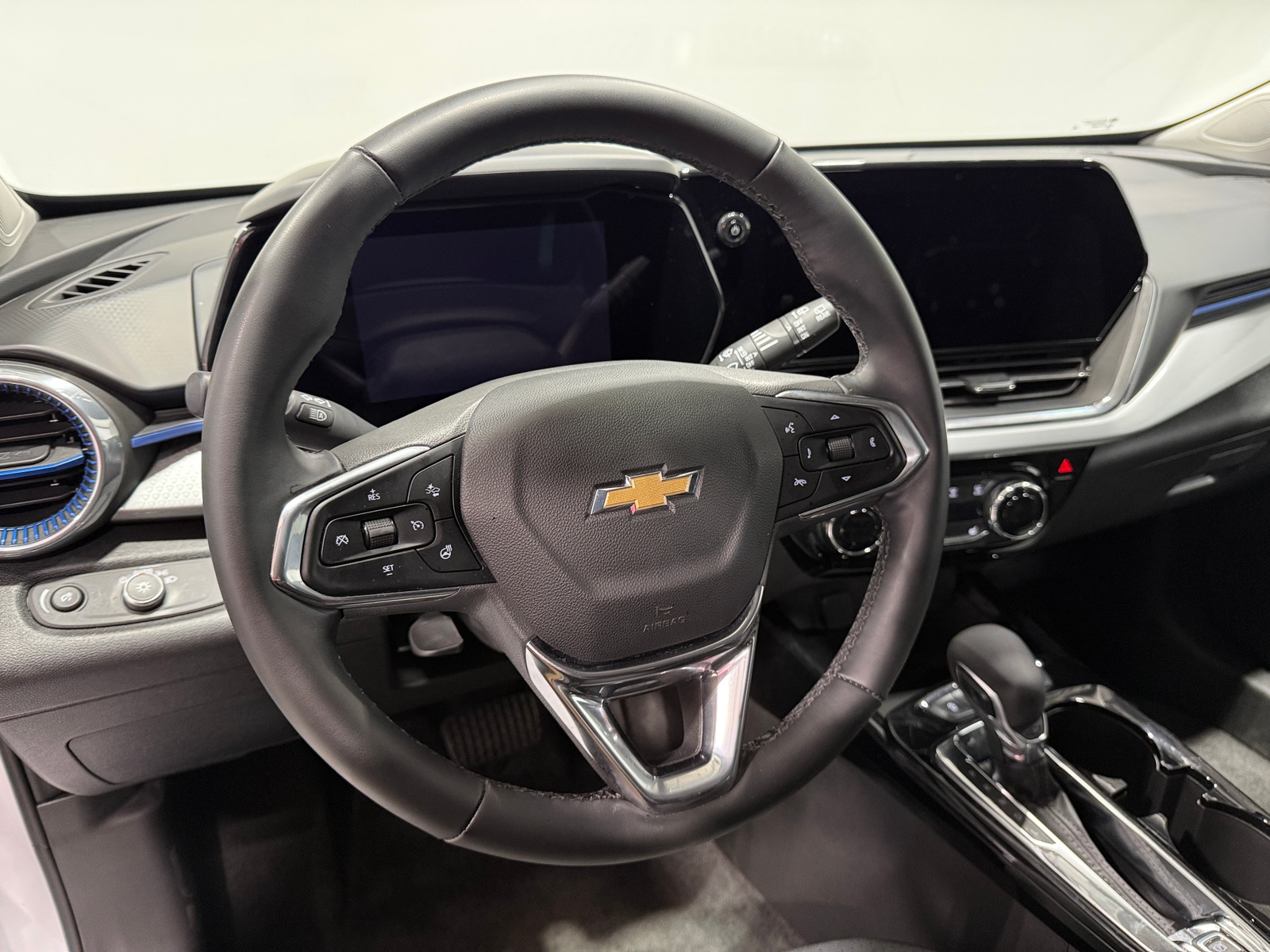 Thumbnail: 2025 Chevrolet Trax - 5