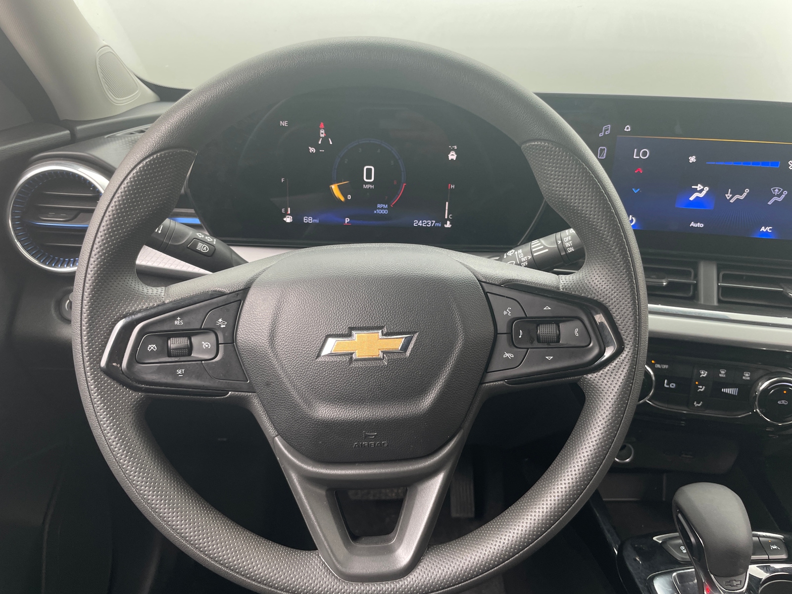 Thumbnail: 2025 Chevrolet Trax - 5