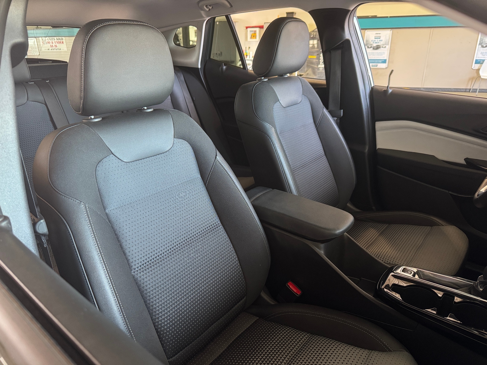 Thumbnail: 2025 Chevrolet Trax - 2