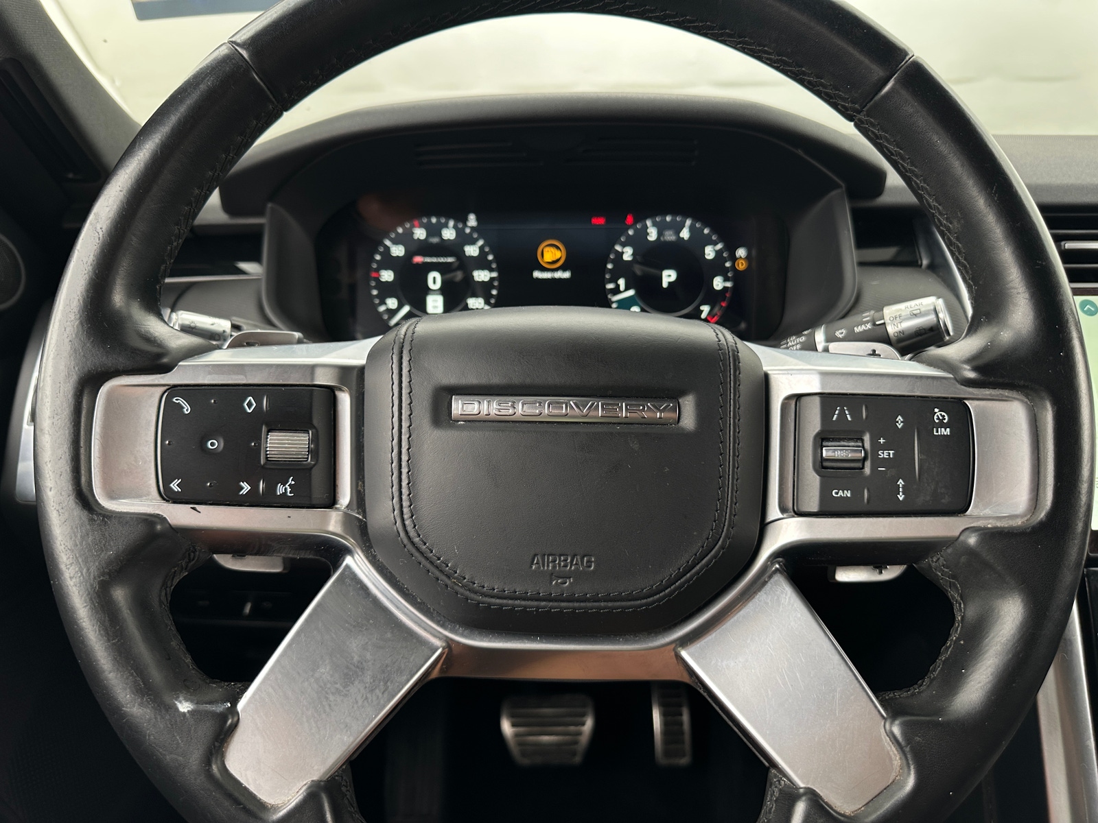 Thumbnail: 2022 Land Rover Discovery - 4