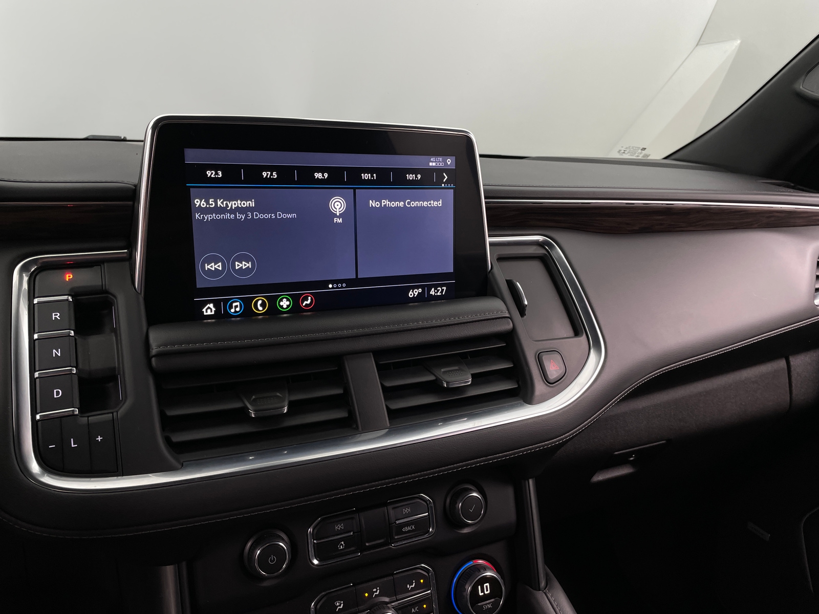 Thumbnail: 2021 Chevrolet Tahoe - 3