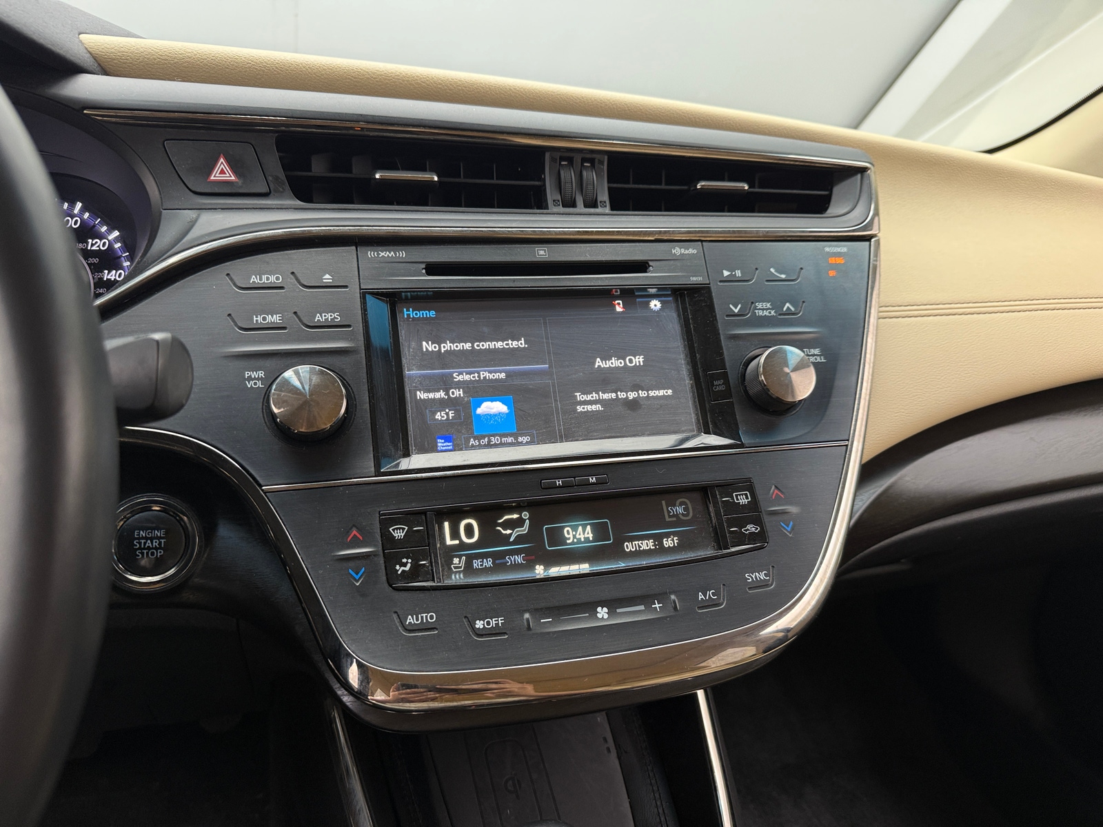 Thumbnail: 2016 Toyota Avalon - 3