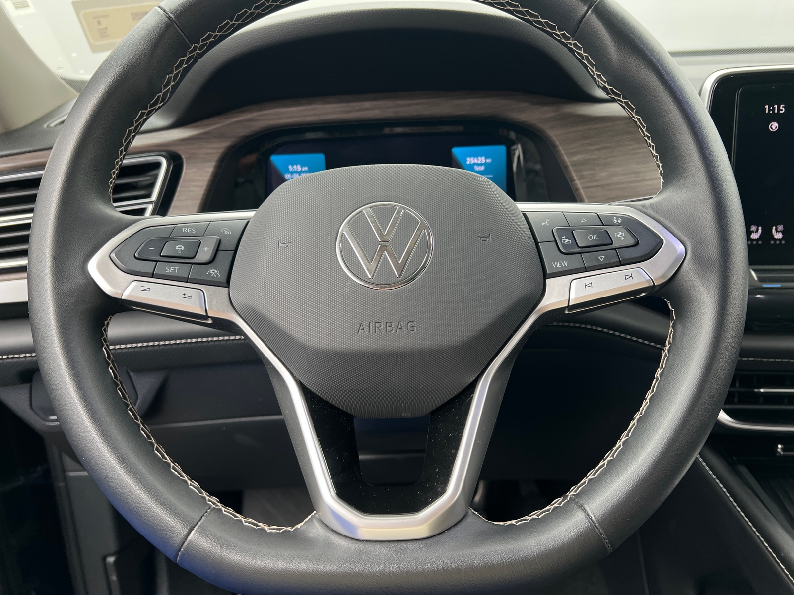 Thumbnail: 2025 Volkswagen Atlas - 4