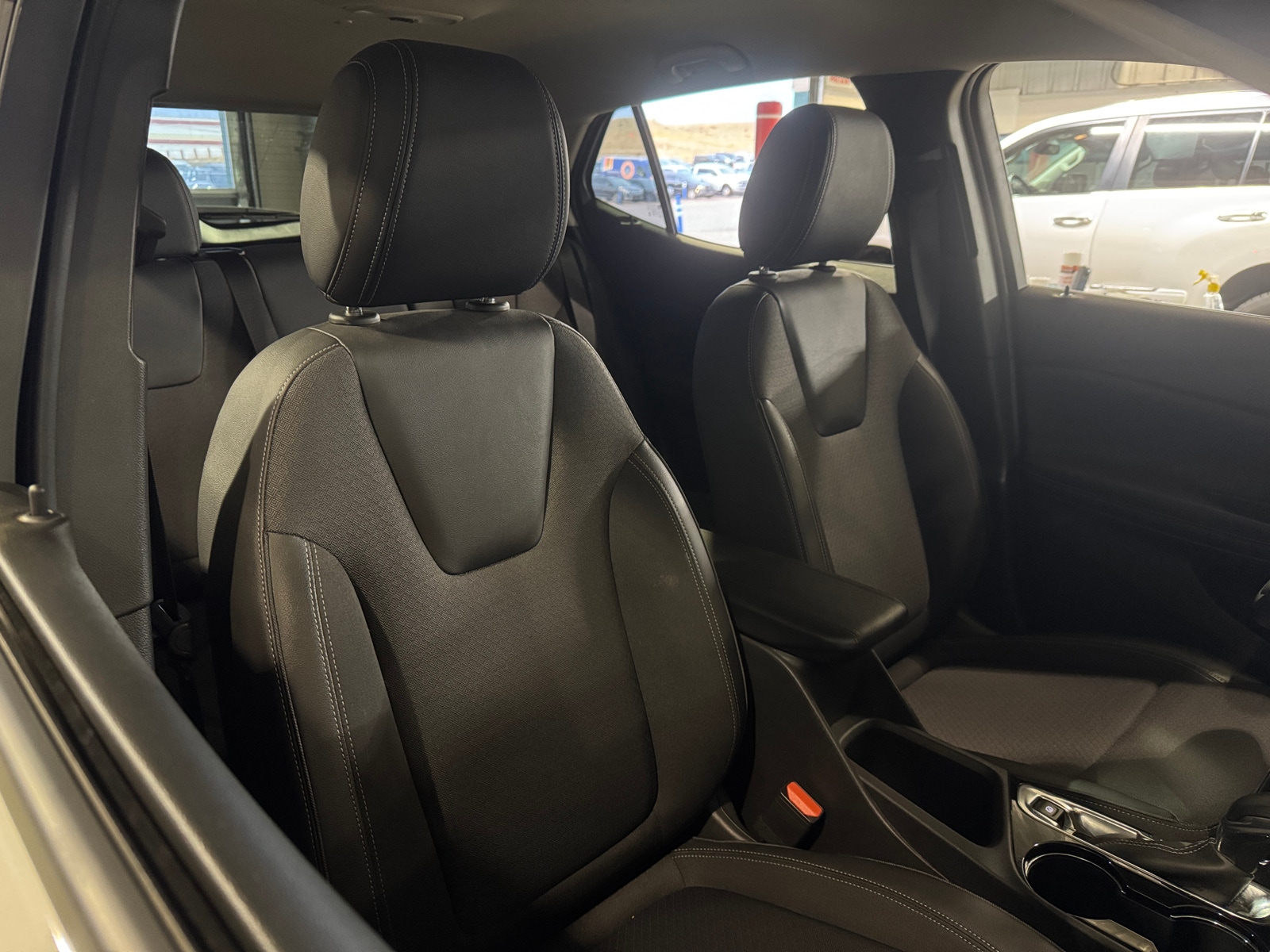 Thumbnail: 2025 Buick Encore GX - 2