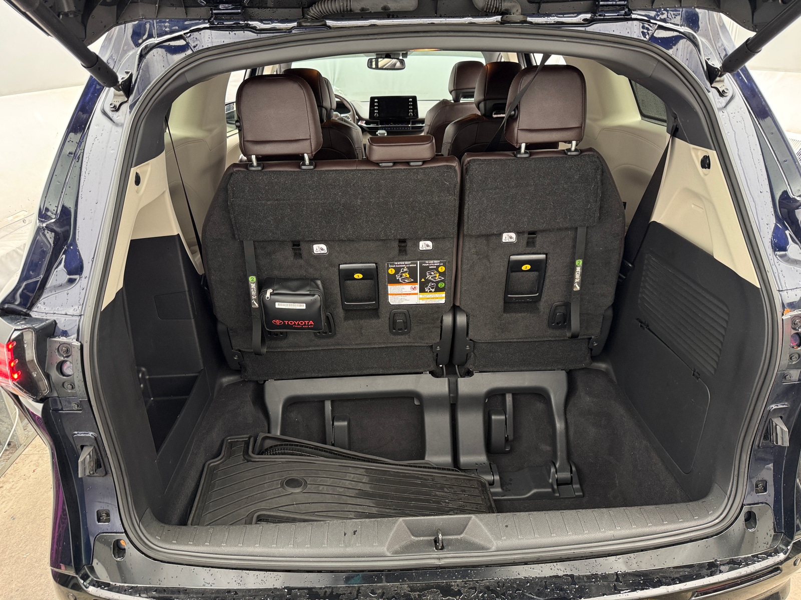Thumbnail: 2023 Toyota Sienna - 6
