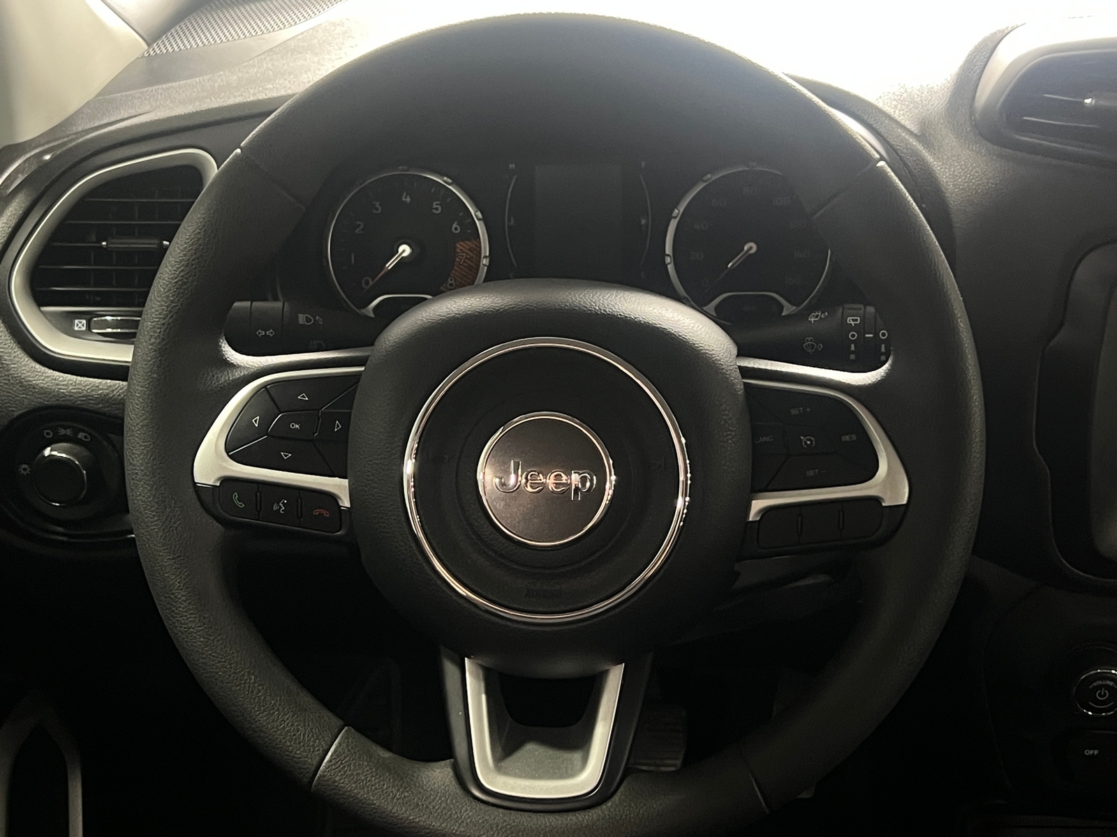 Thumbnail: 2021 Jeep Renegade - 5