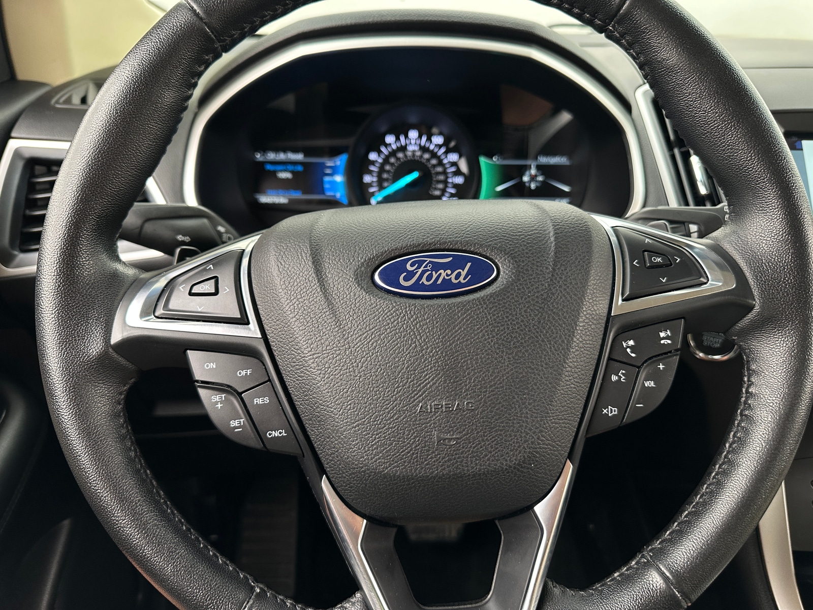 Thumbnail: 2017 Ford Edge - 4