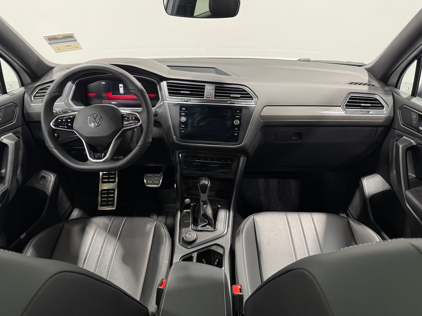 Thumbnail: 2024 Volkswagen Tiguan - 2