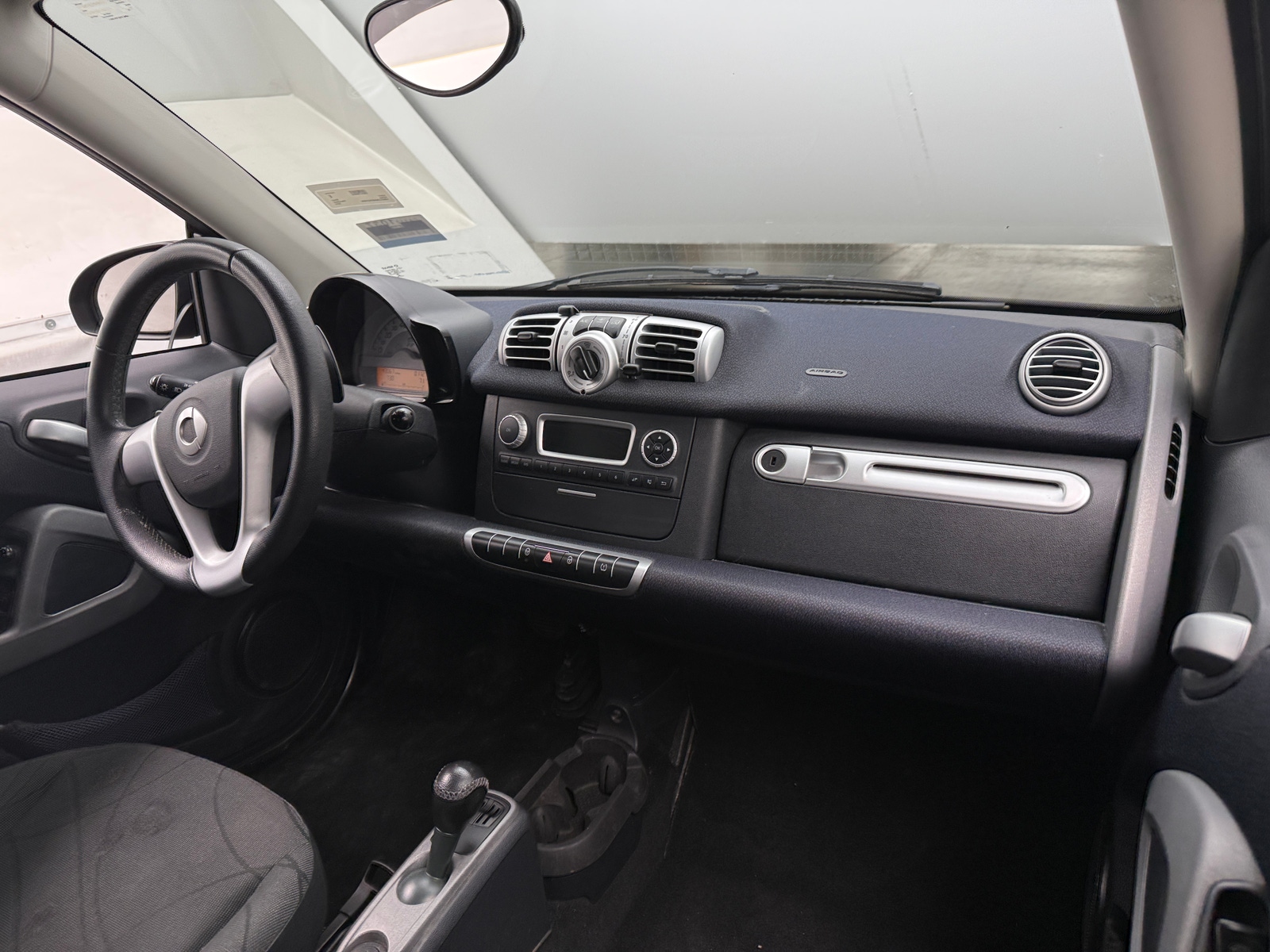 Thumbnail: 2015 smart fortwo - 3