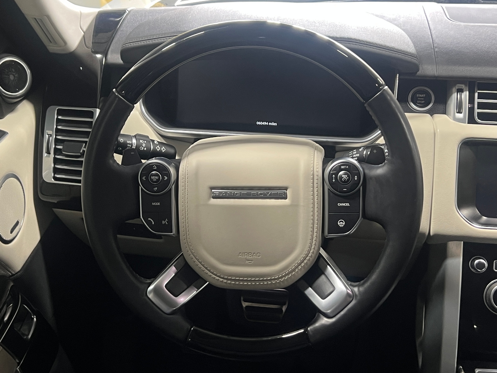 Thumbnail: 2017 Land Rover Range Rover - 4