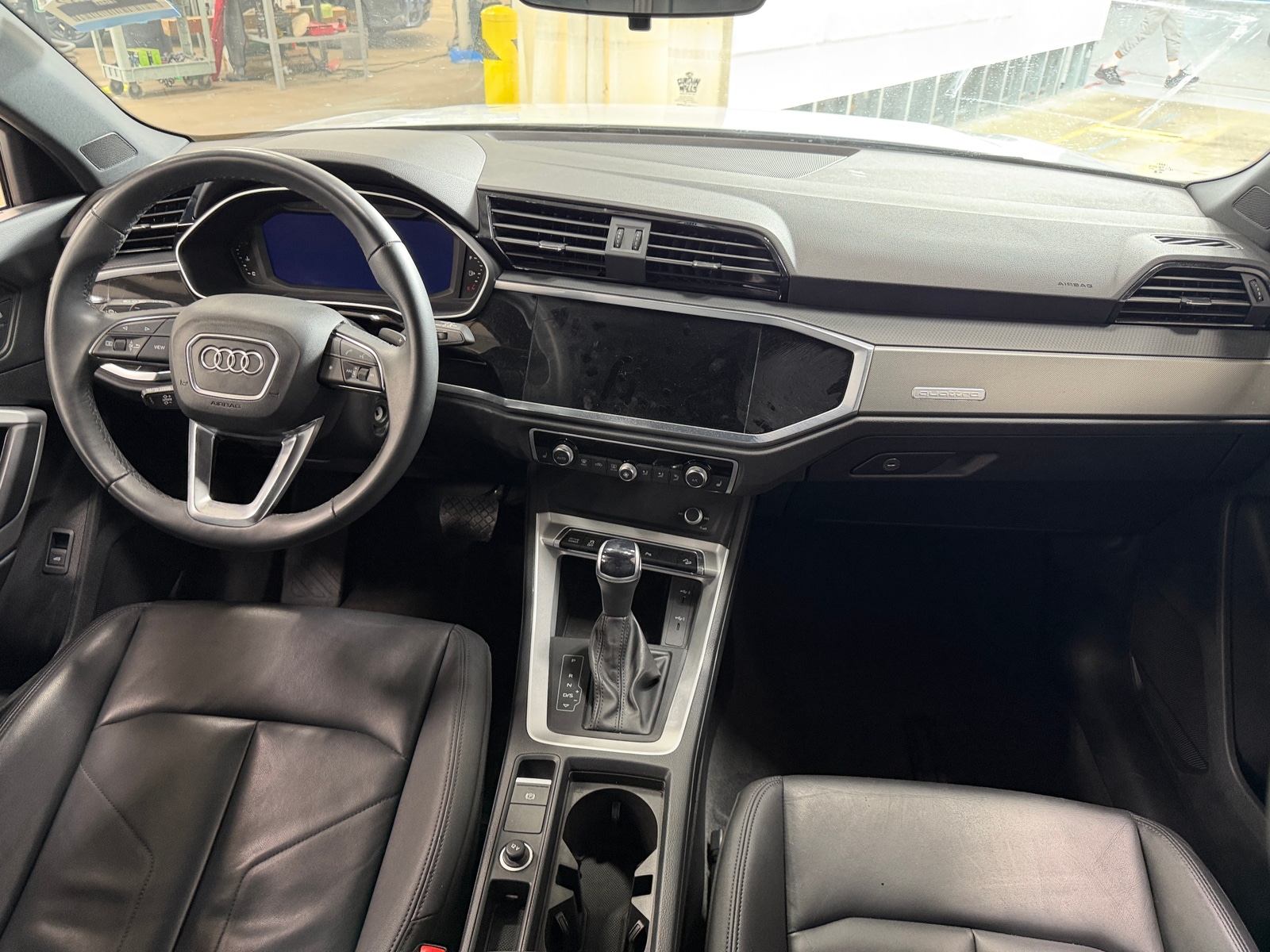 Thumbnail: 2025 Audi Q3 - 2