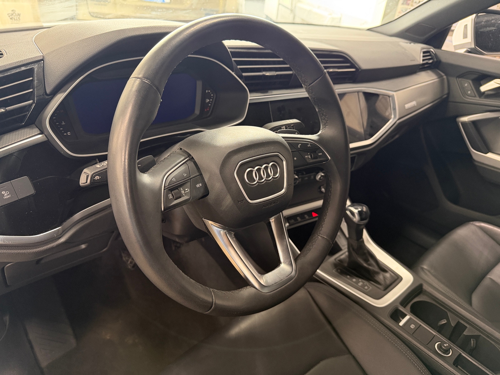 Thumbnail: 2025 Audi Q3 - 4