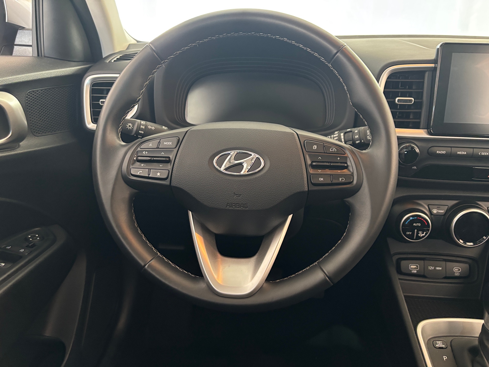 Thumbnail: 2025 Hyundai Venue - 5