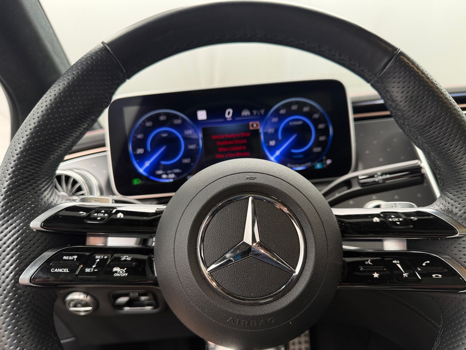 Thumbnail: 2023 Mercedes-Benz EQE - 4